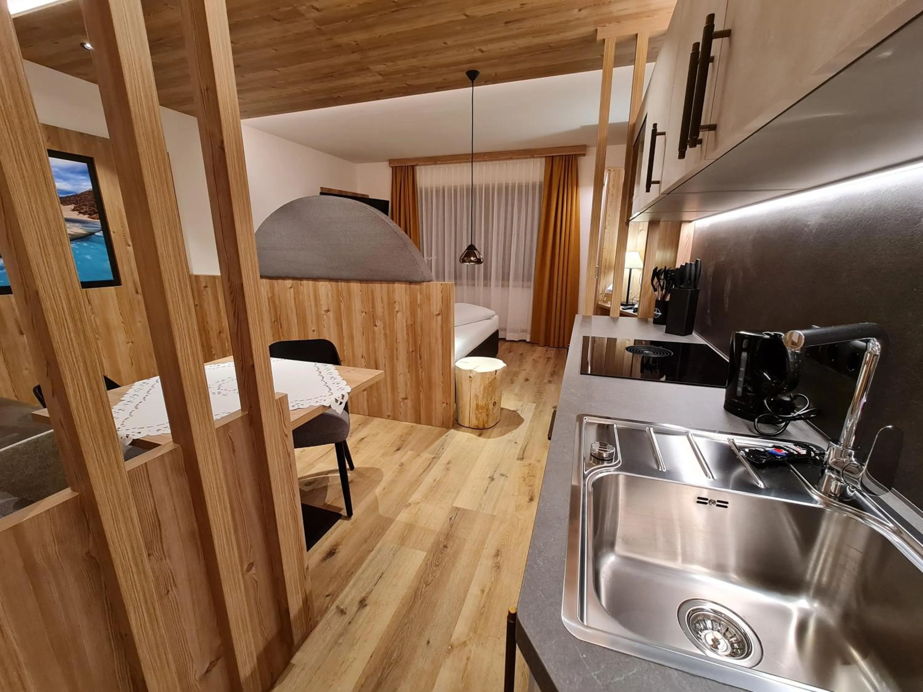 Kitchen or kitchenette in Hotel Mondschein