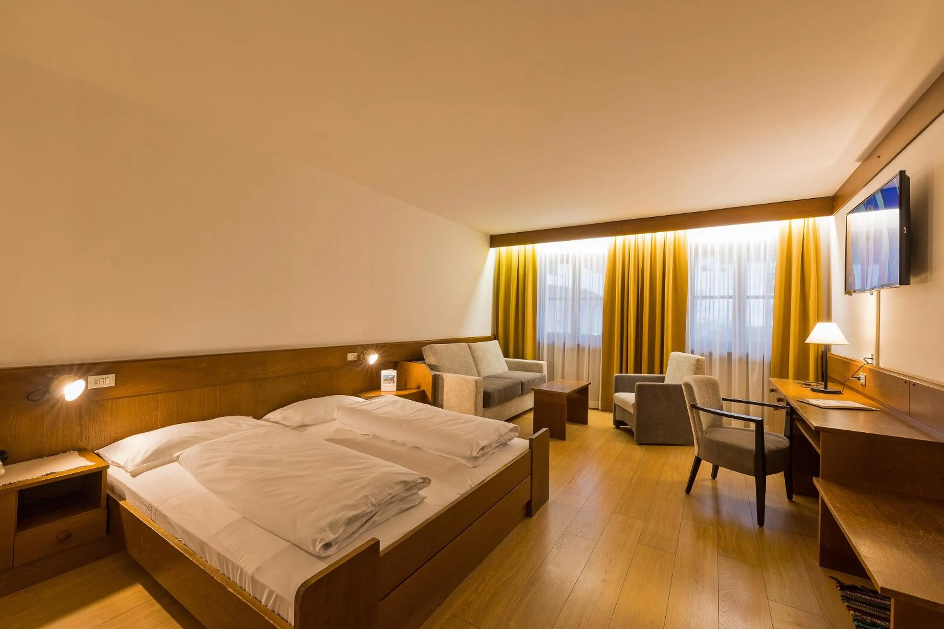 Photo of the whole room, Bed in Hotel Mondschein