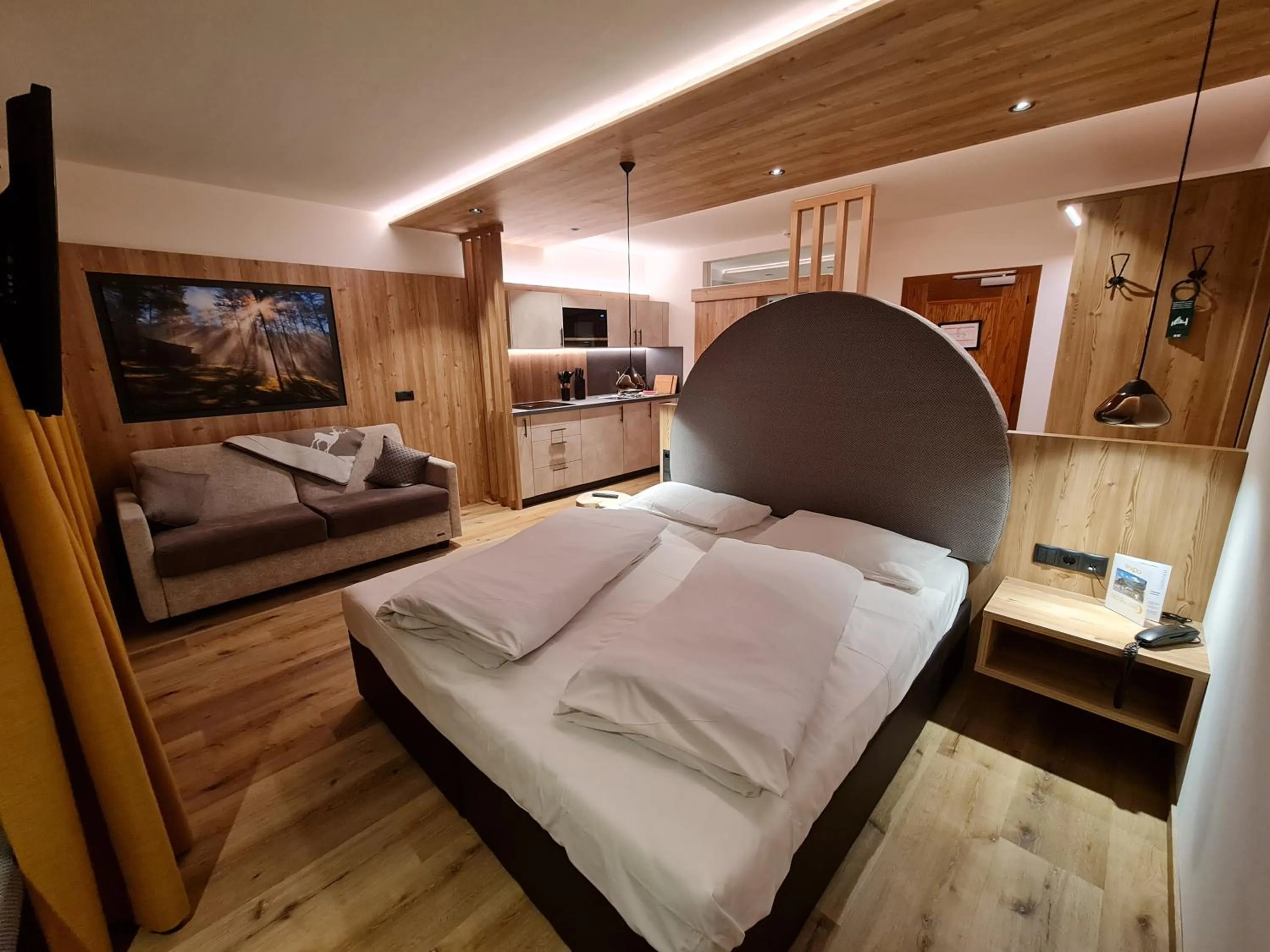 Bed in Hotel Mondschein