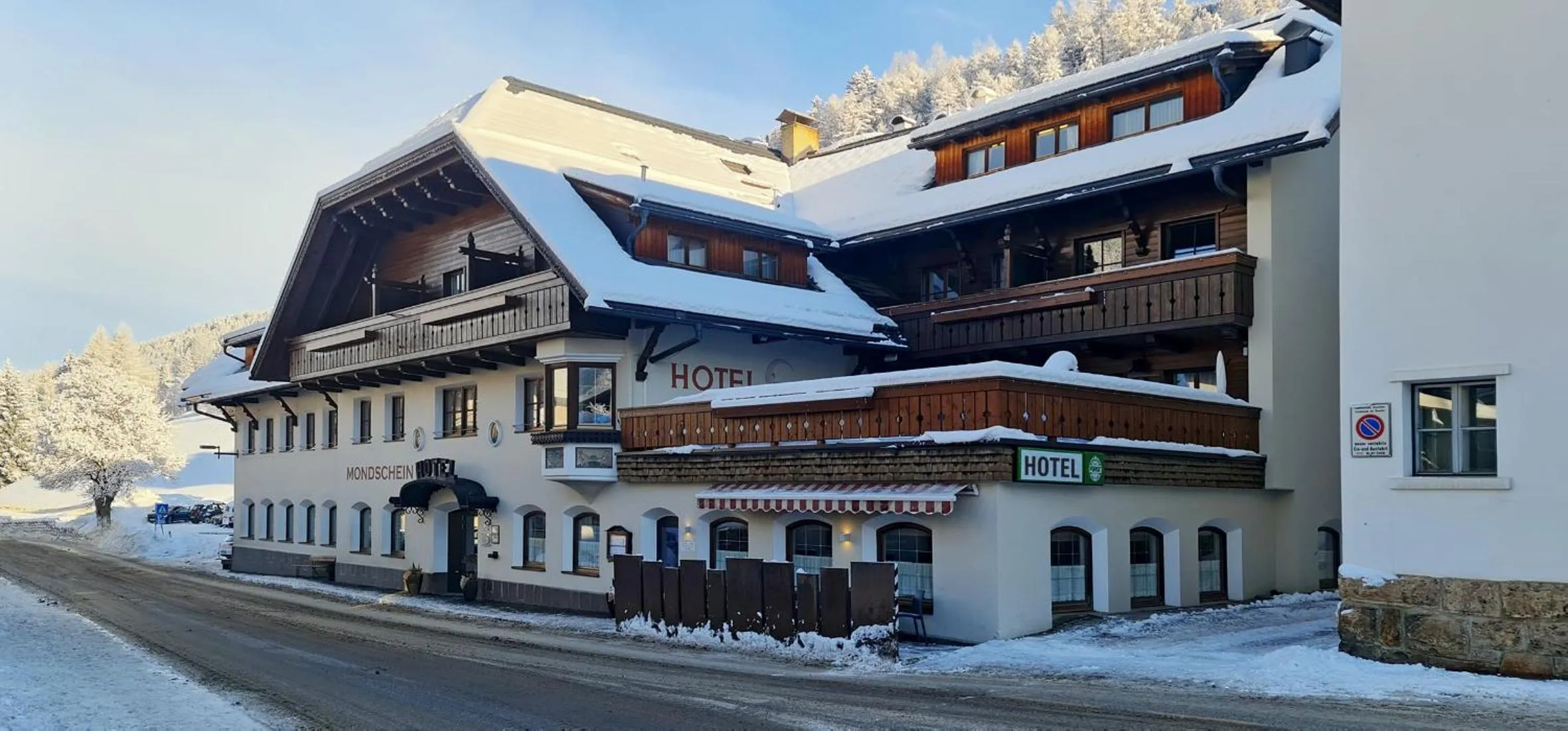 Property building in Hotel Mondschein