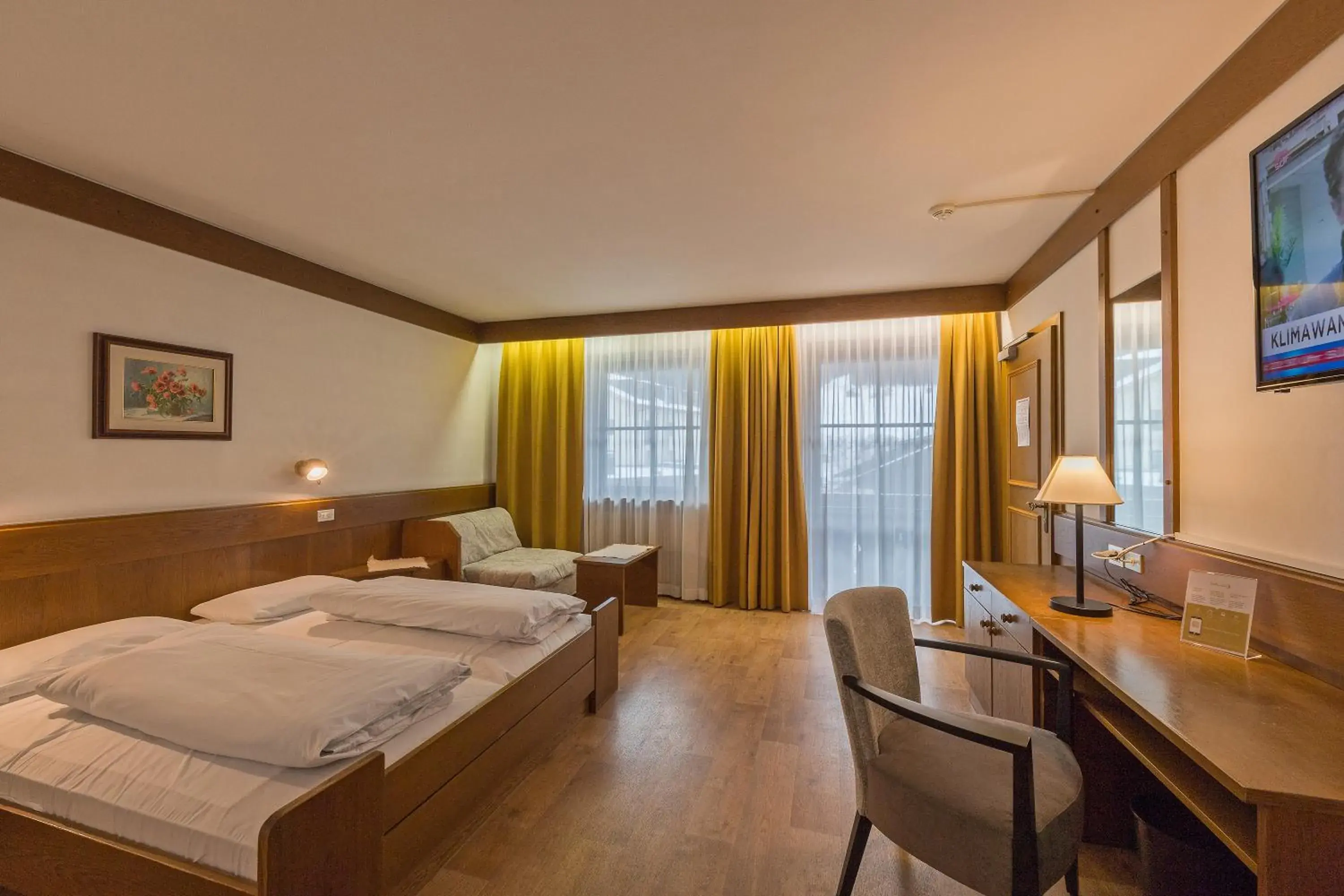 Comfort Double Room in Hotel Mondschein Comfort Double Room in Hotel Mondschein