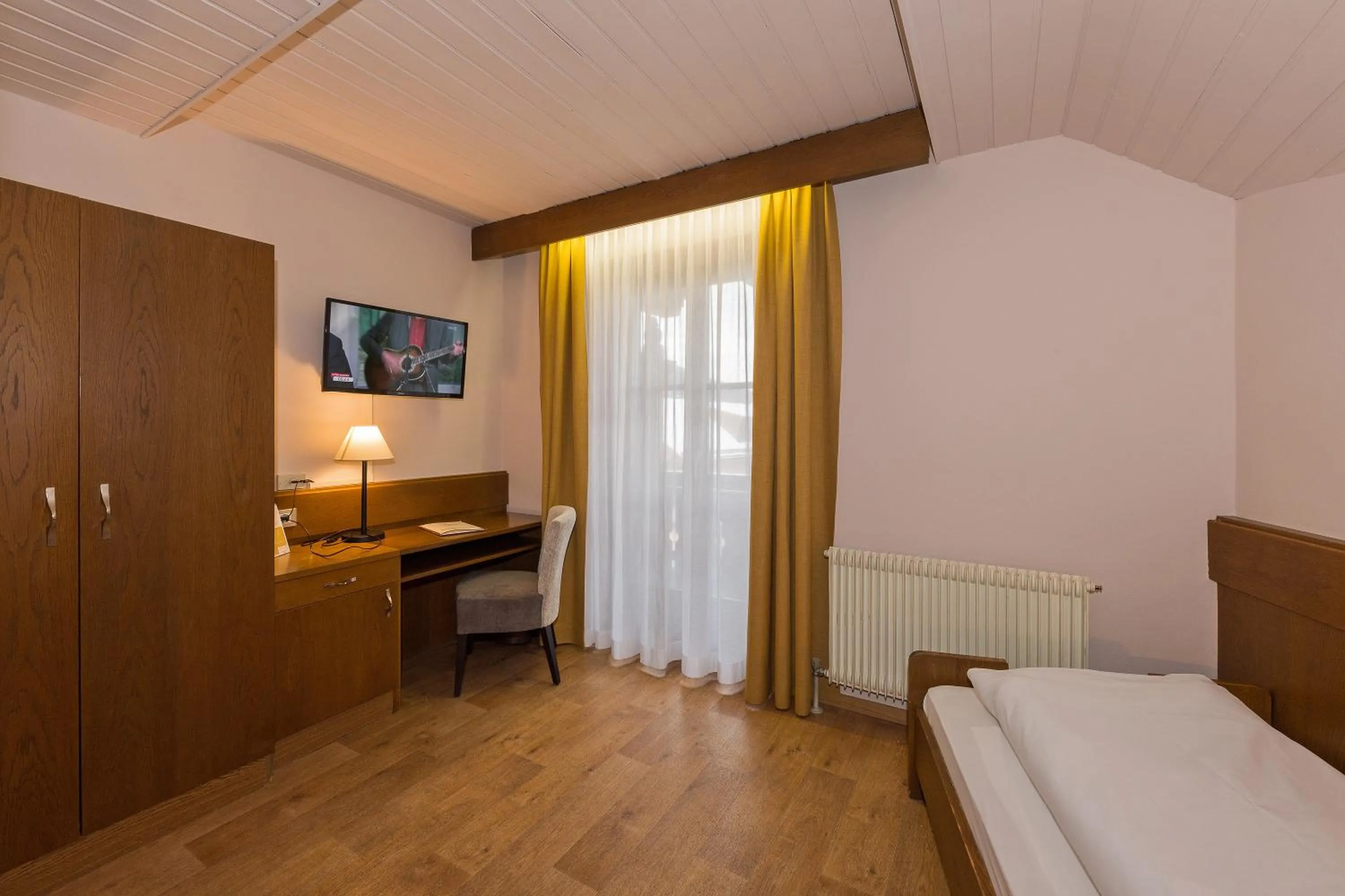 Photo of the whole room, Bed in Hotel Mondschein