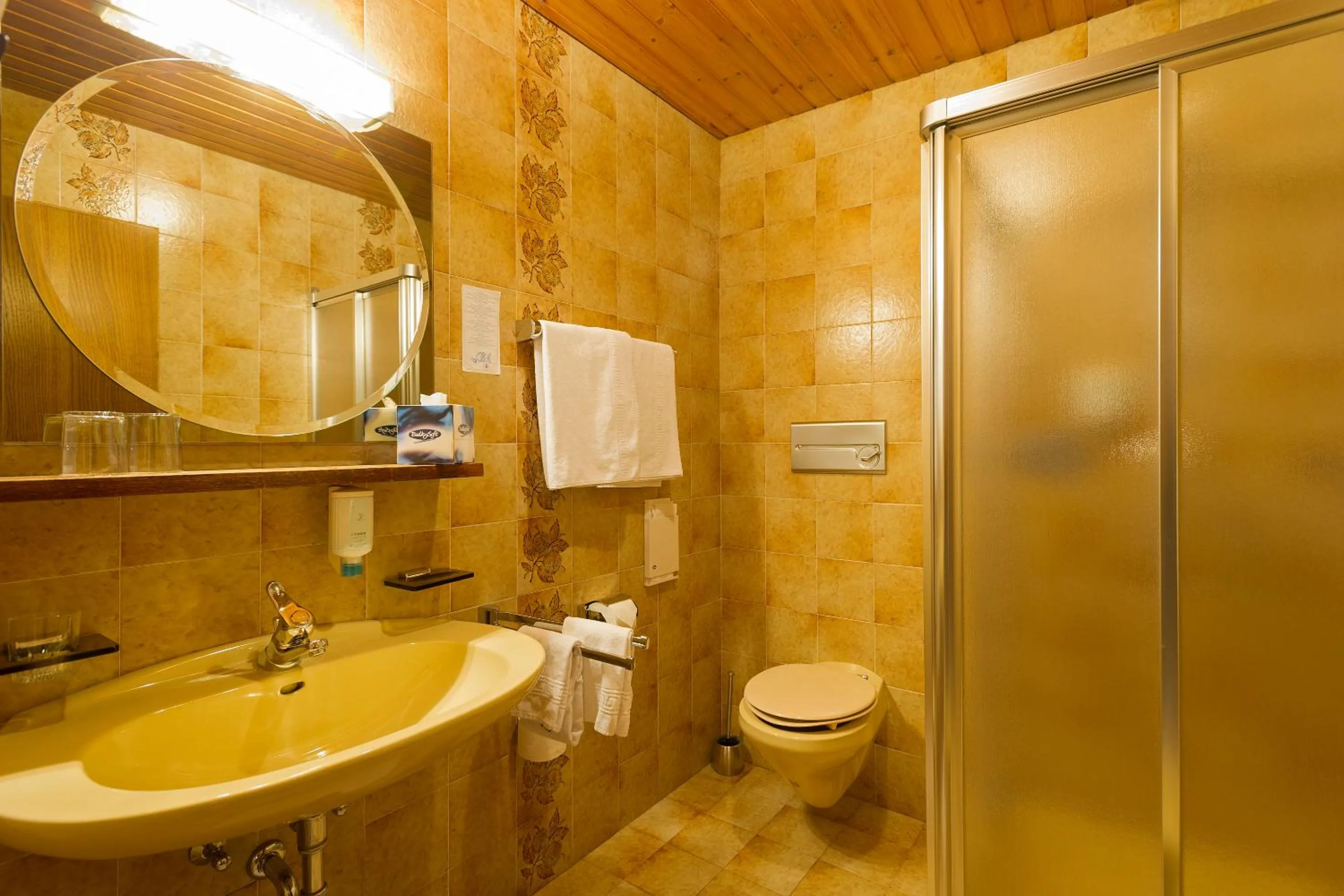 Bathroom in Hotel Mondschein