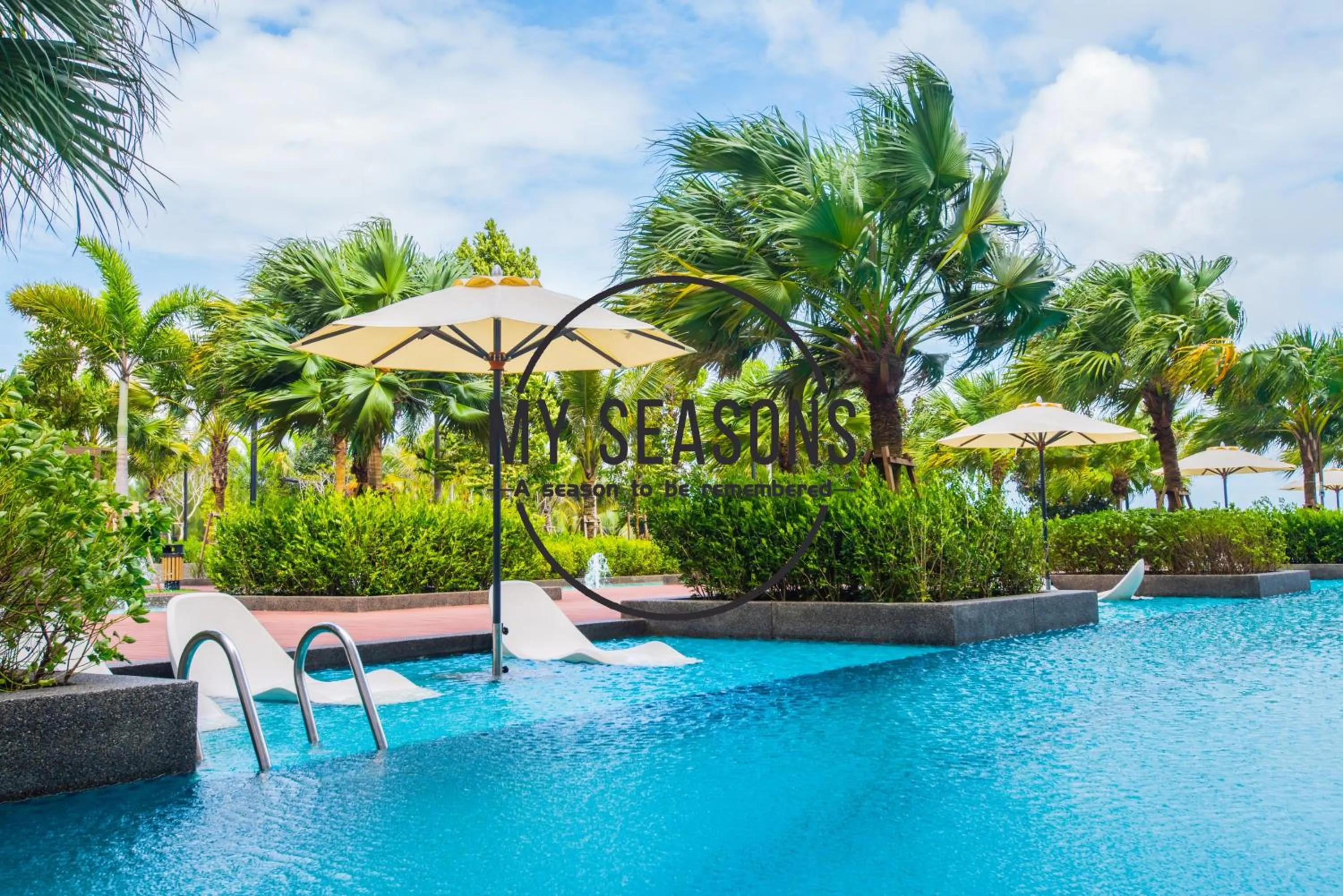 Swimming pool in Timurbay by My Seasons