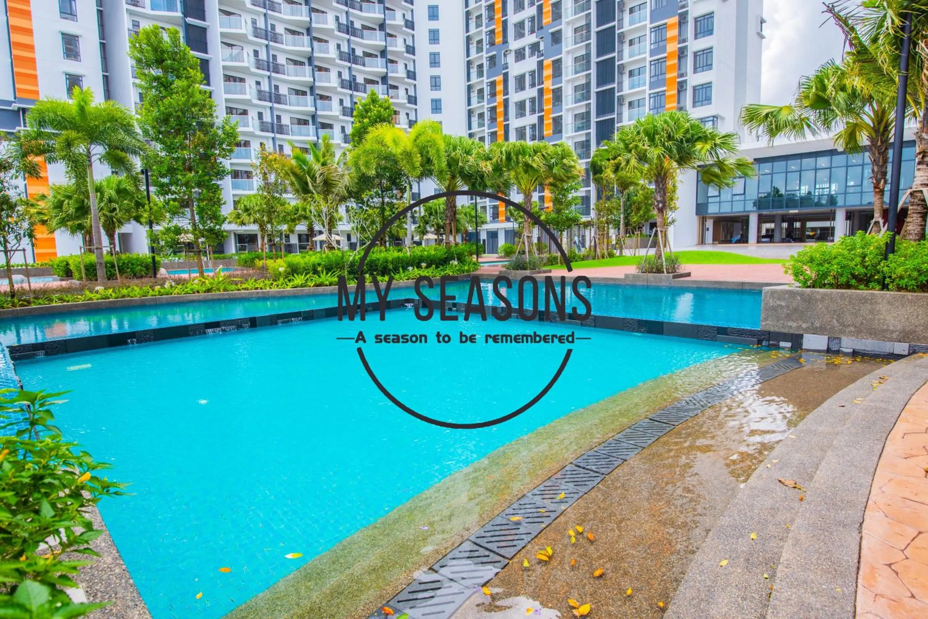 Swimming pool in Timurbay by My Seasons