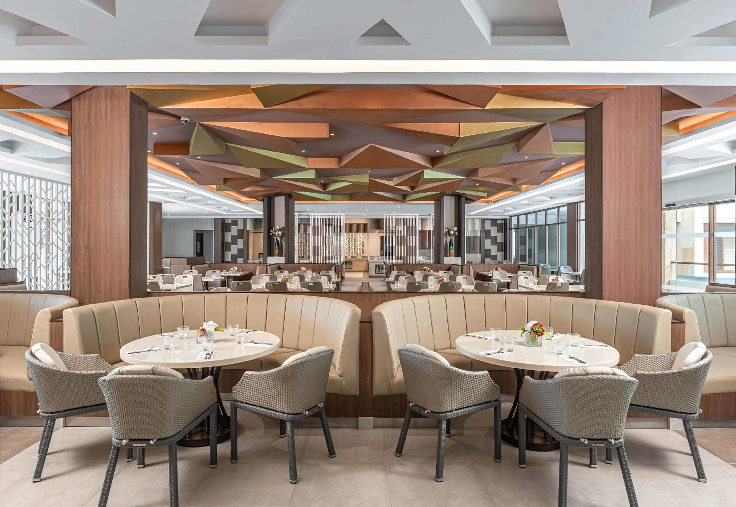 Restaurant/places to eat in Henann Tawala Resort