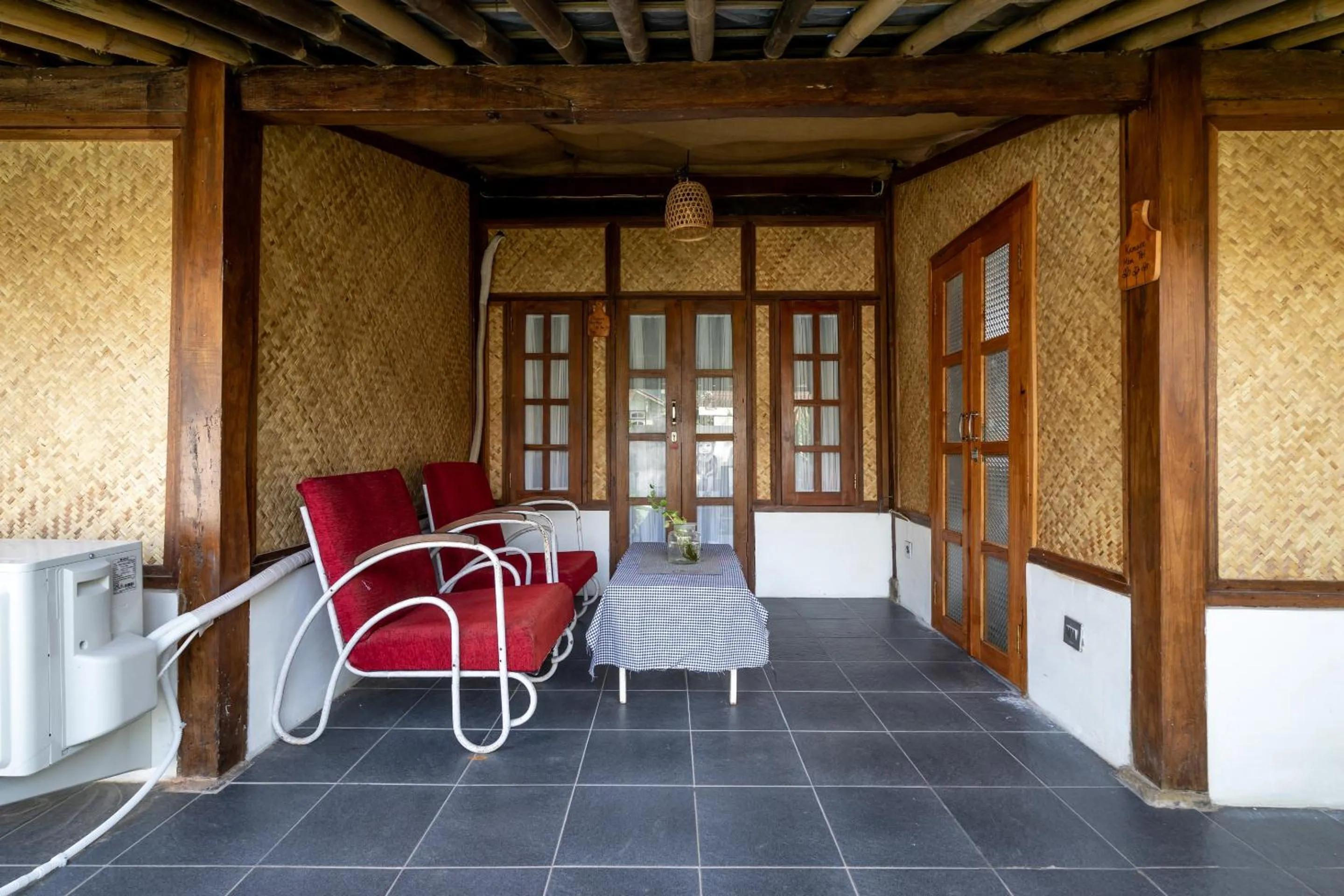 Lobby or reception in OYO 2393 Omahe Nawung Syariah