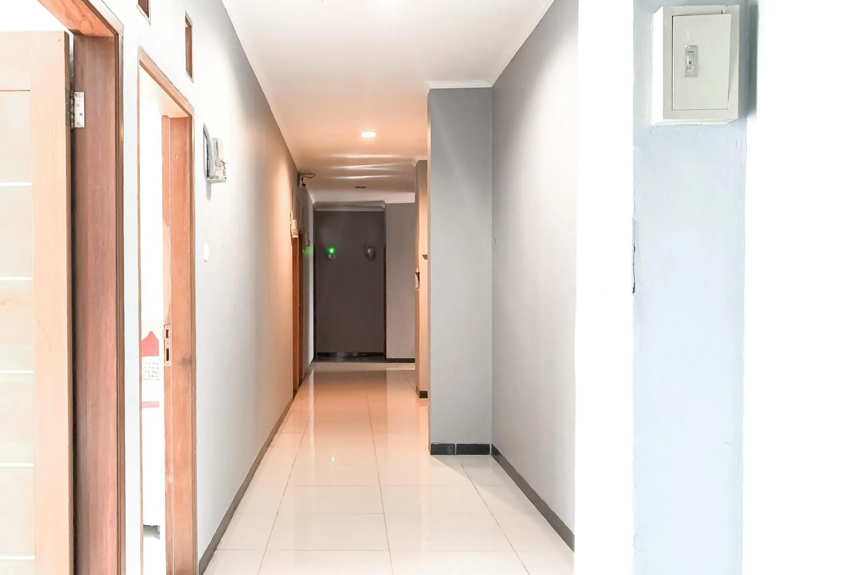 Property building in Karins Guesthouse Syariah RedPartner