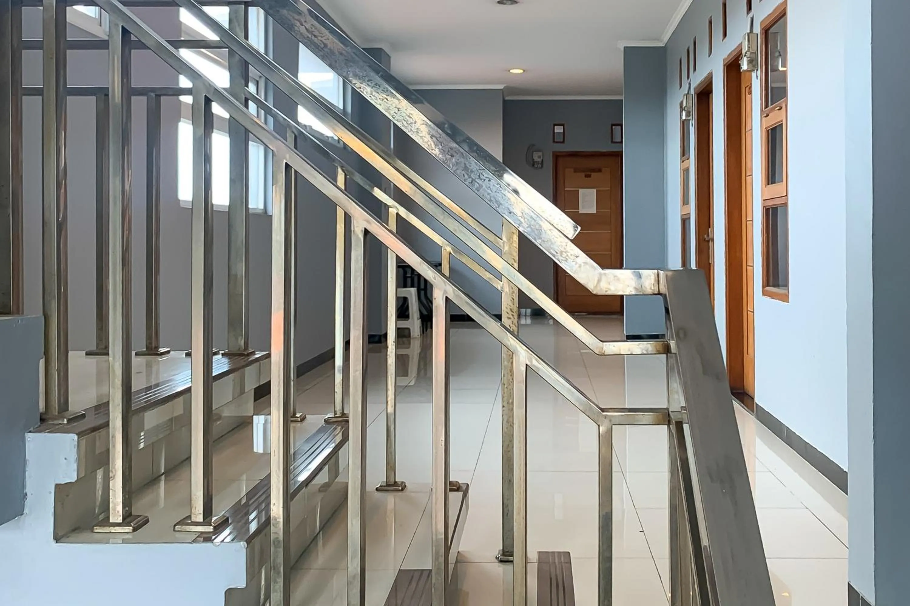 Property building in Karins Guesthouse Syariah RedPartner