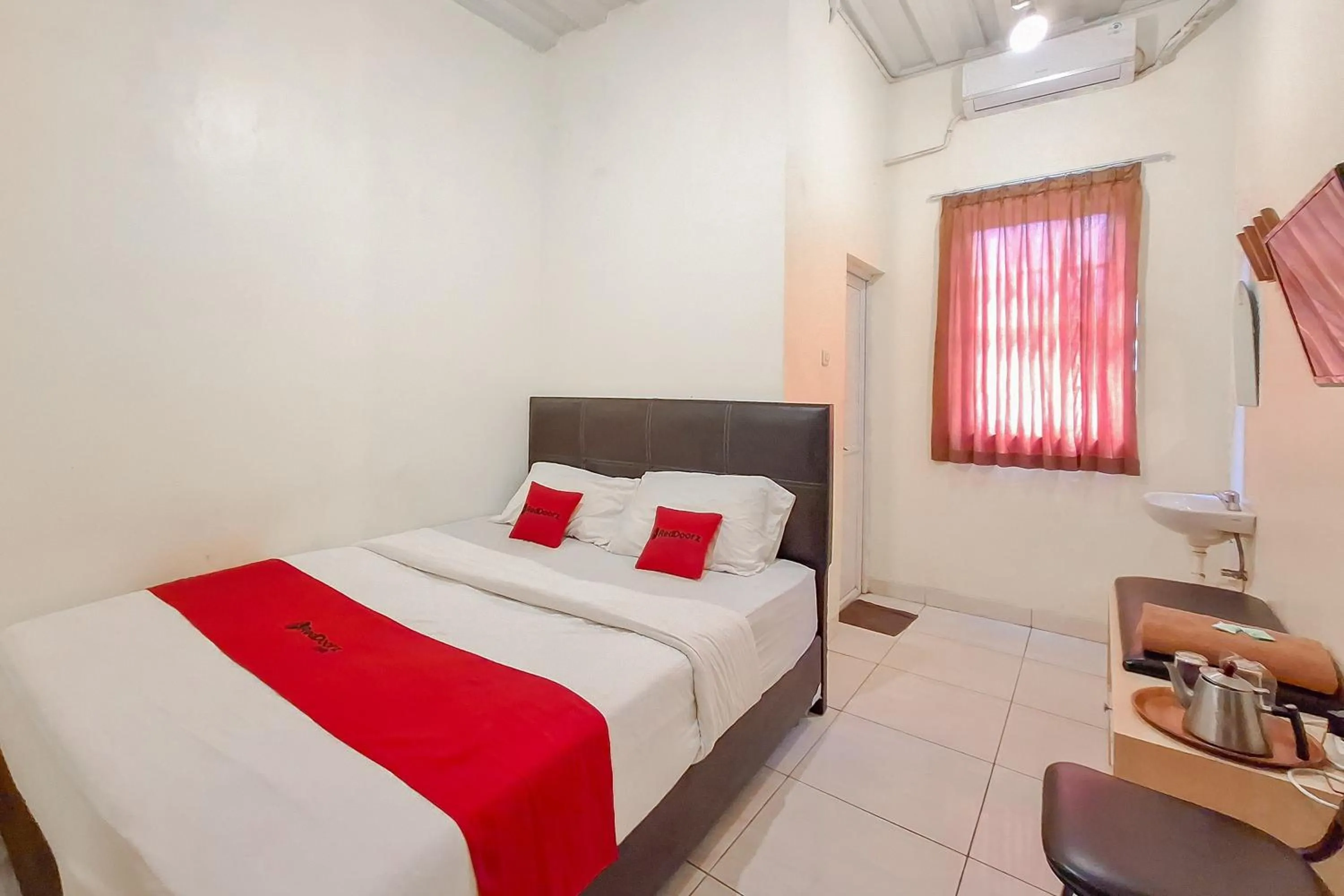 Bedroom, Bed in SUPER OYO Collection O 2383 Andongkoe 64 Salatiga