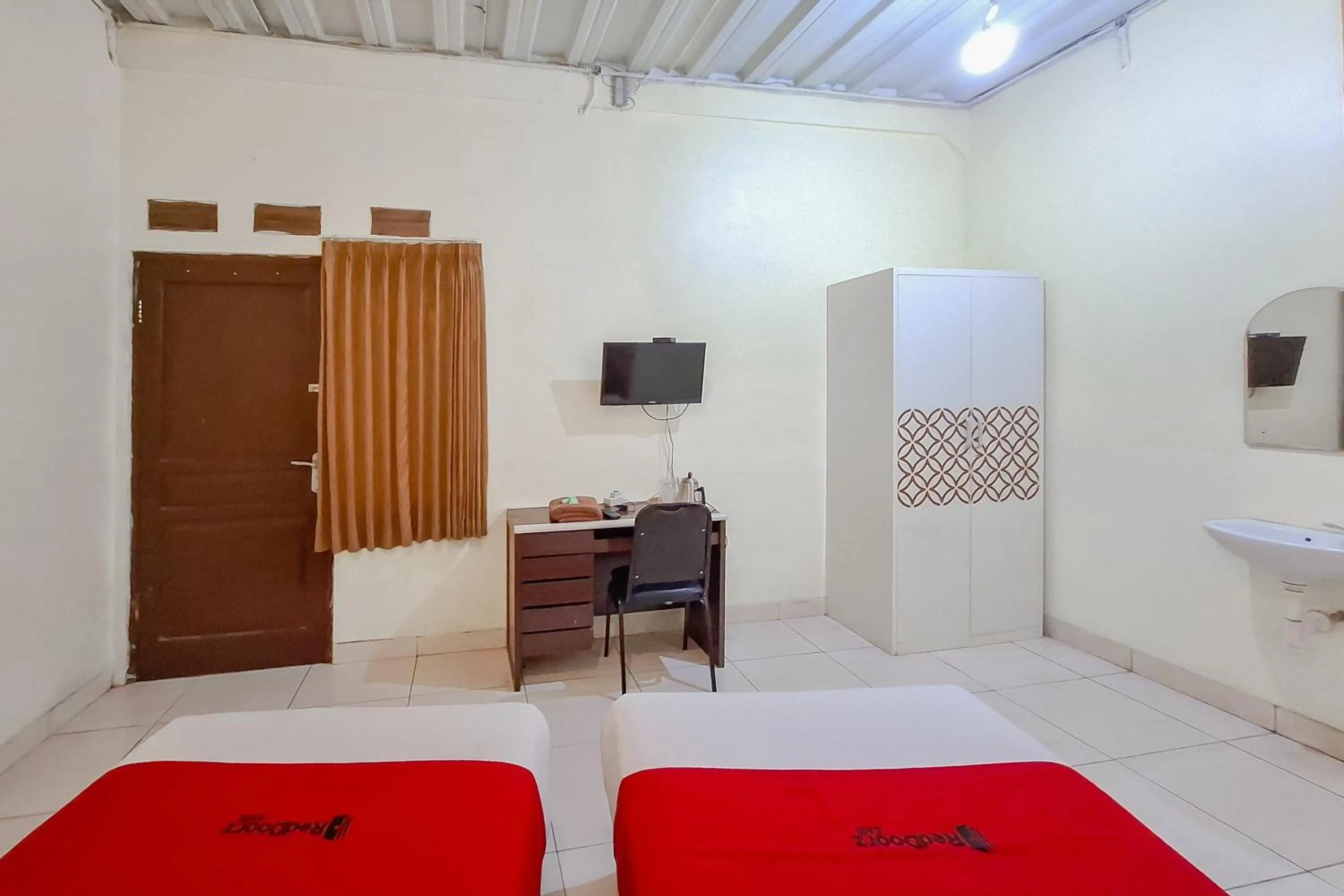 Bedroom, Bed in SUPER OYO Collection O 2383 Andongkoe 64 Salatiga