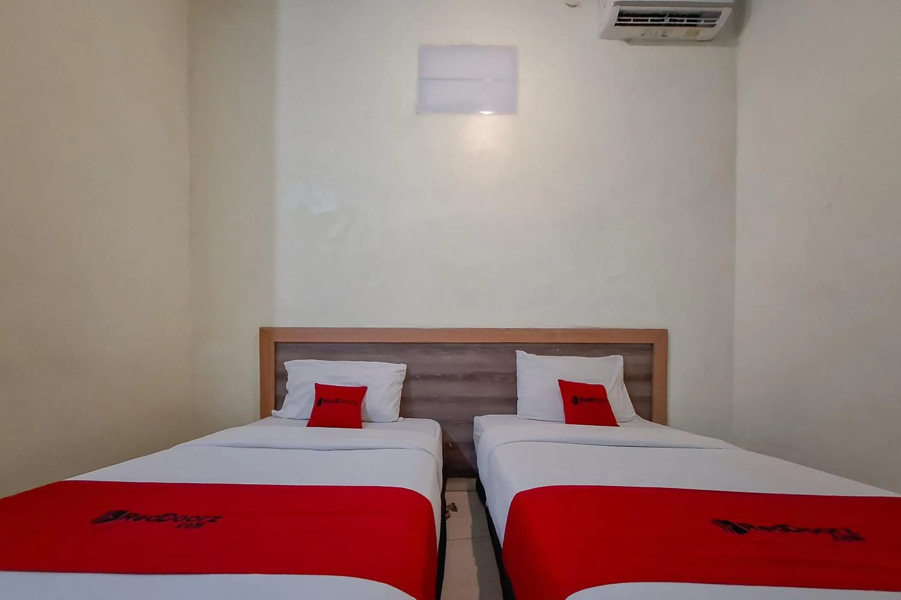 Bedroom, Bed in SUPER OYO Collection O 2383 Andongkoe 64 Salatiga