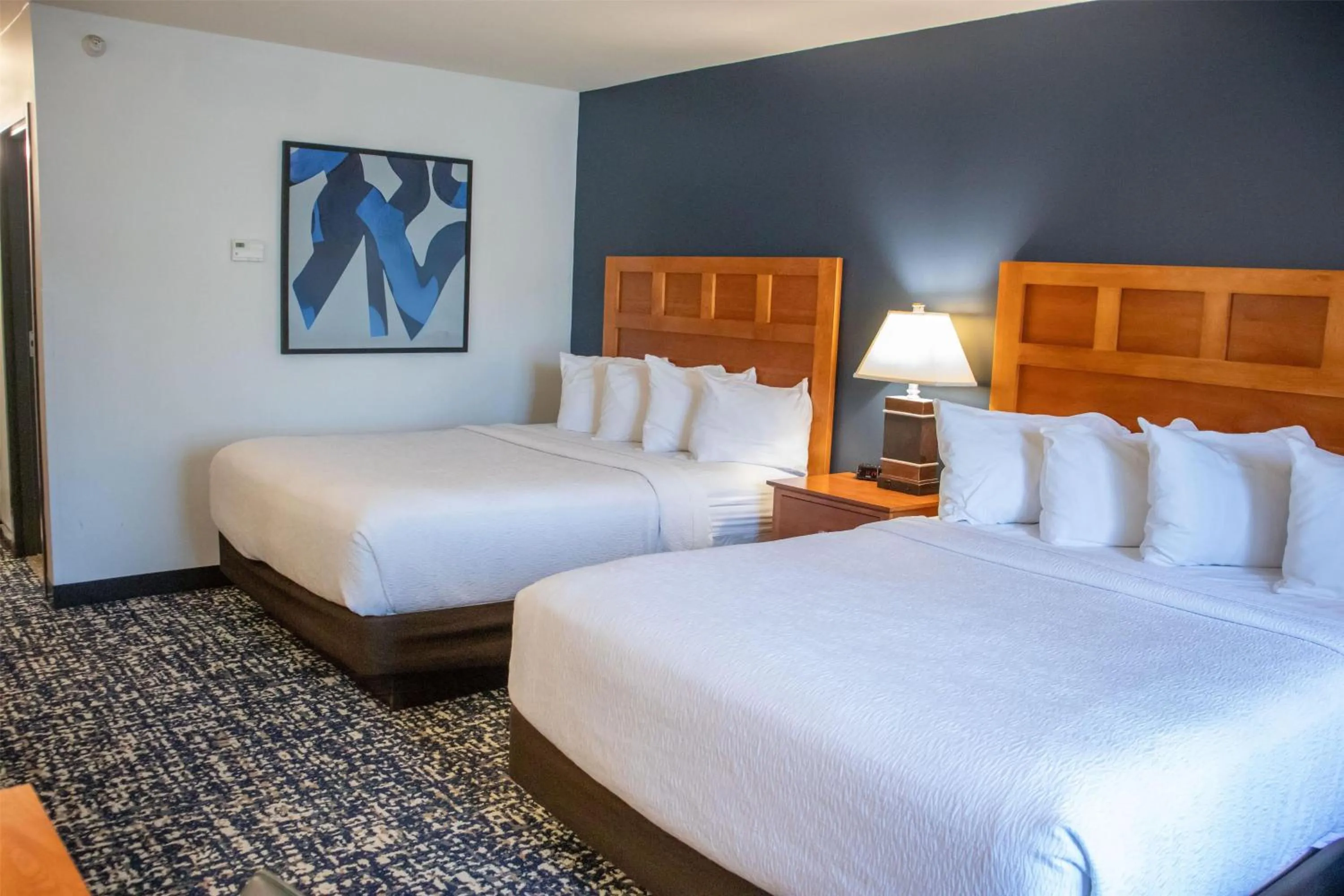 Photo of the whole room, Bed in Wyndham Bloomington - Mall of America