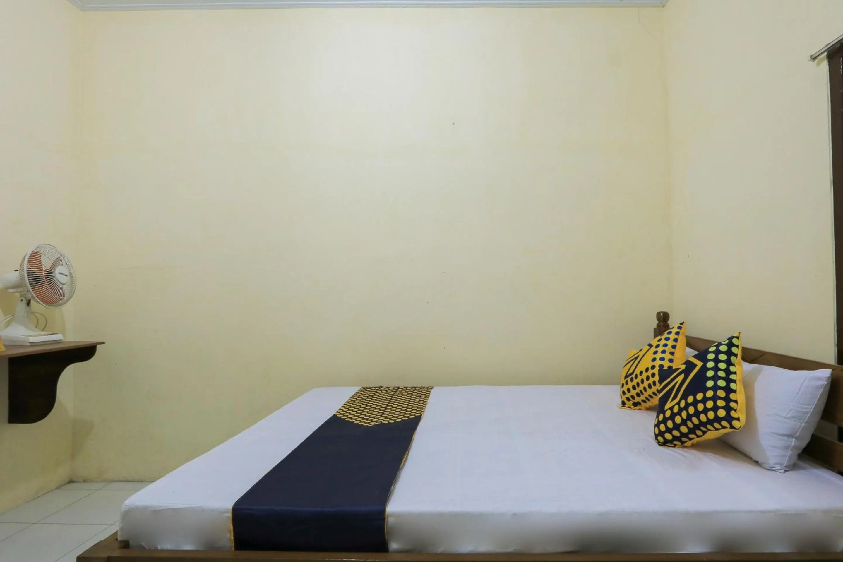 Bedroom, Bed in OYO 2371 Islami Family Residence