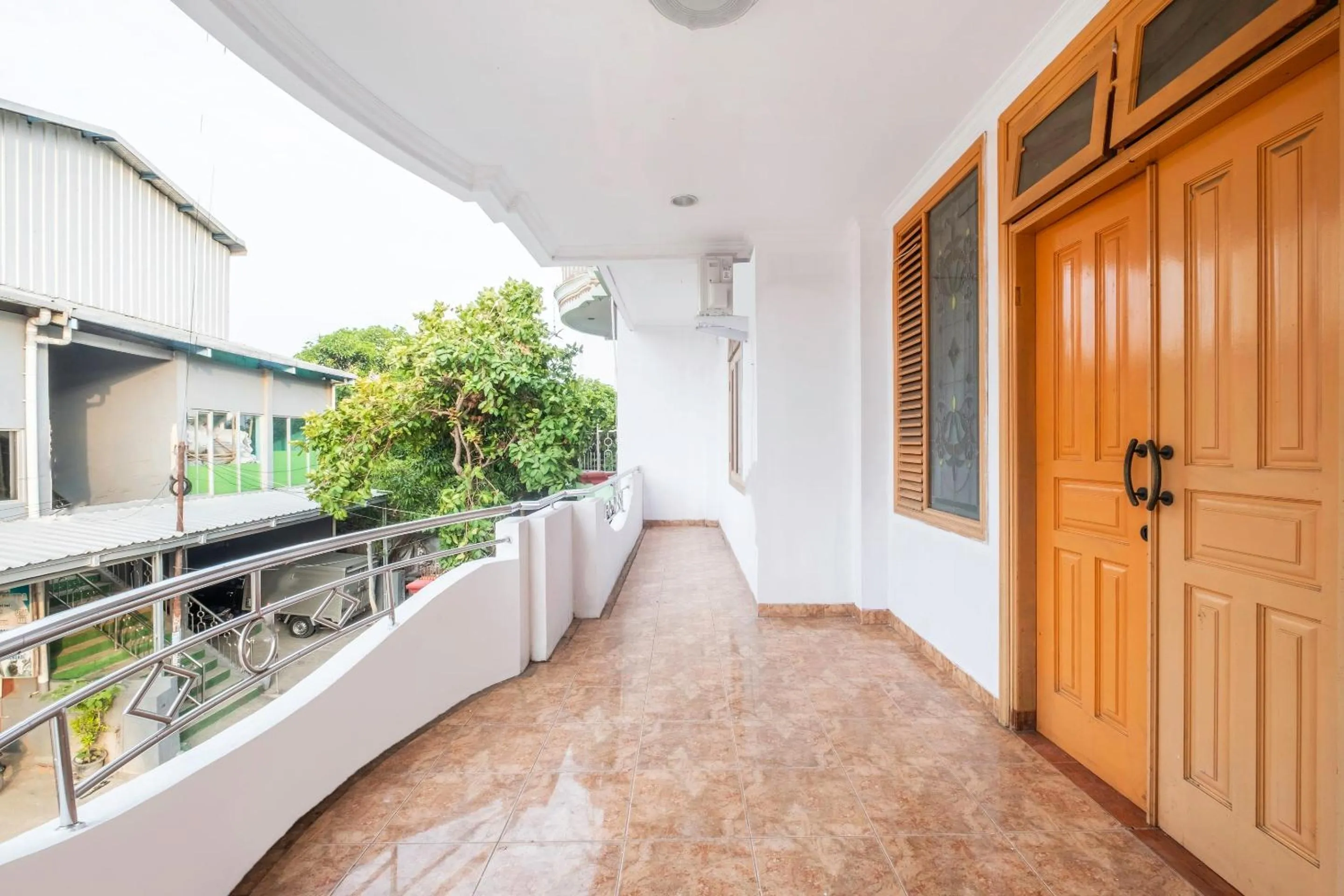Balcony/Terrace in OYO Life 2412 Mandala Residence