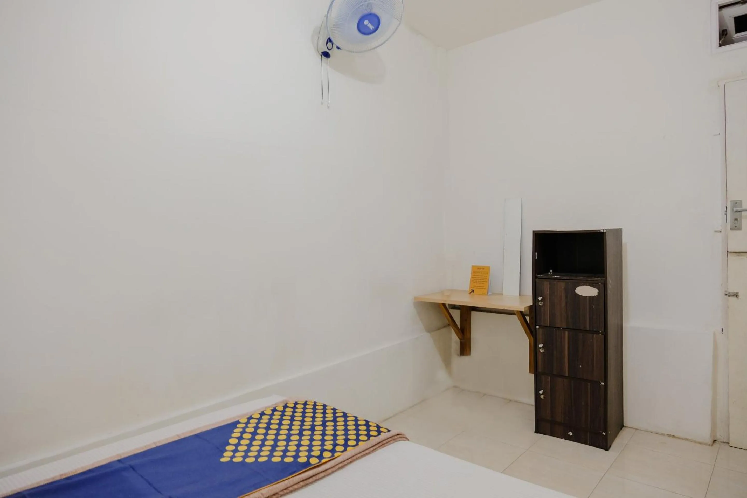 Bedroom, Bed in OYO 2417 Melati Residence