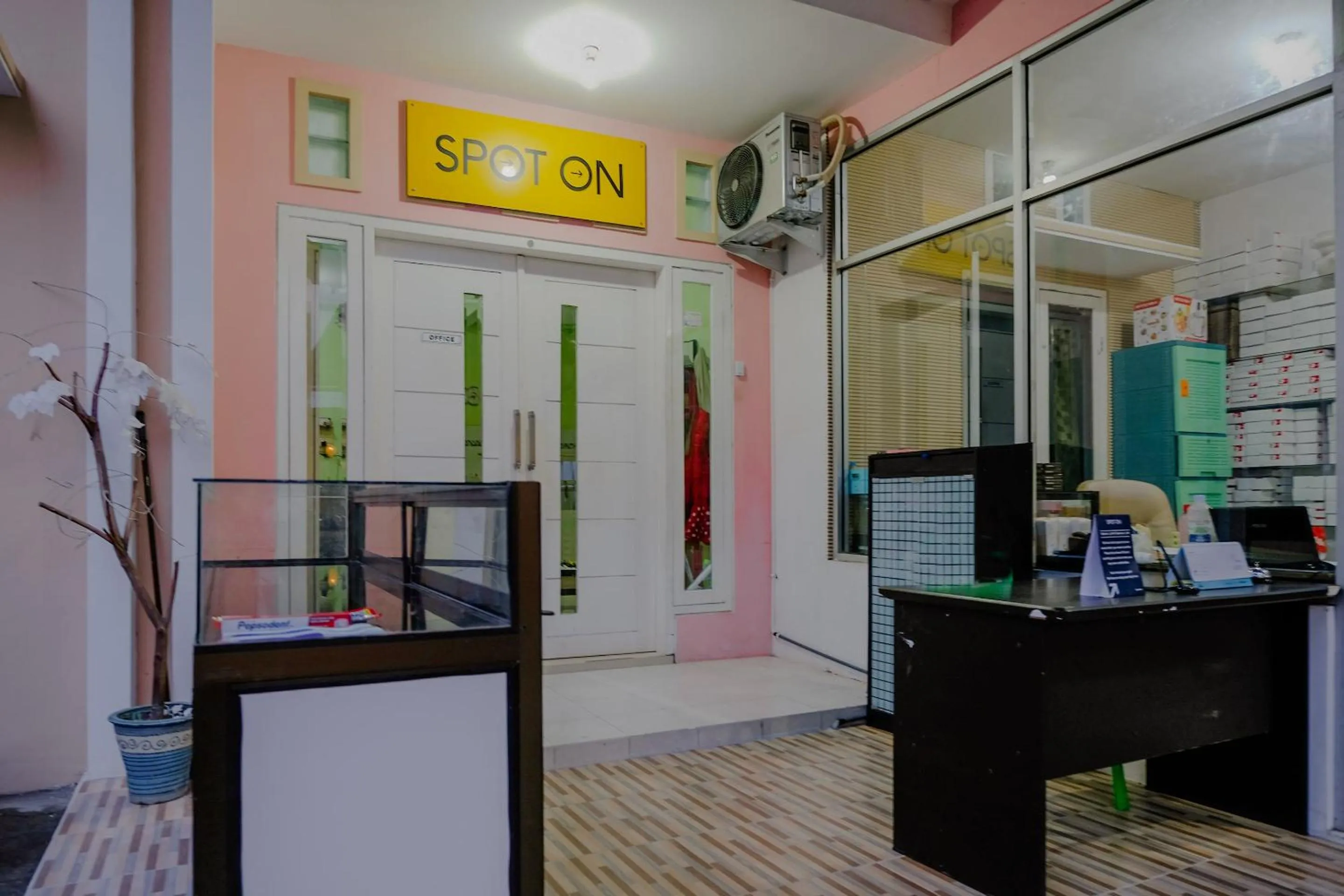 Lobby or reception in OYO 2417 Melati Residence