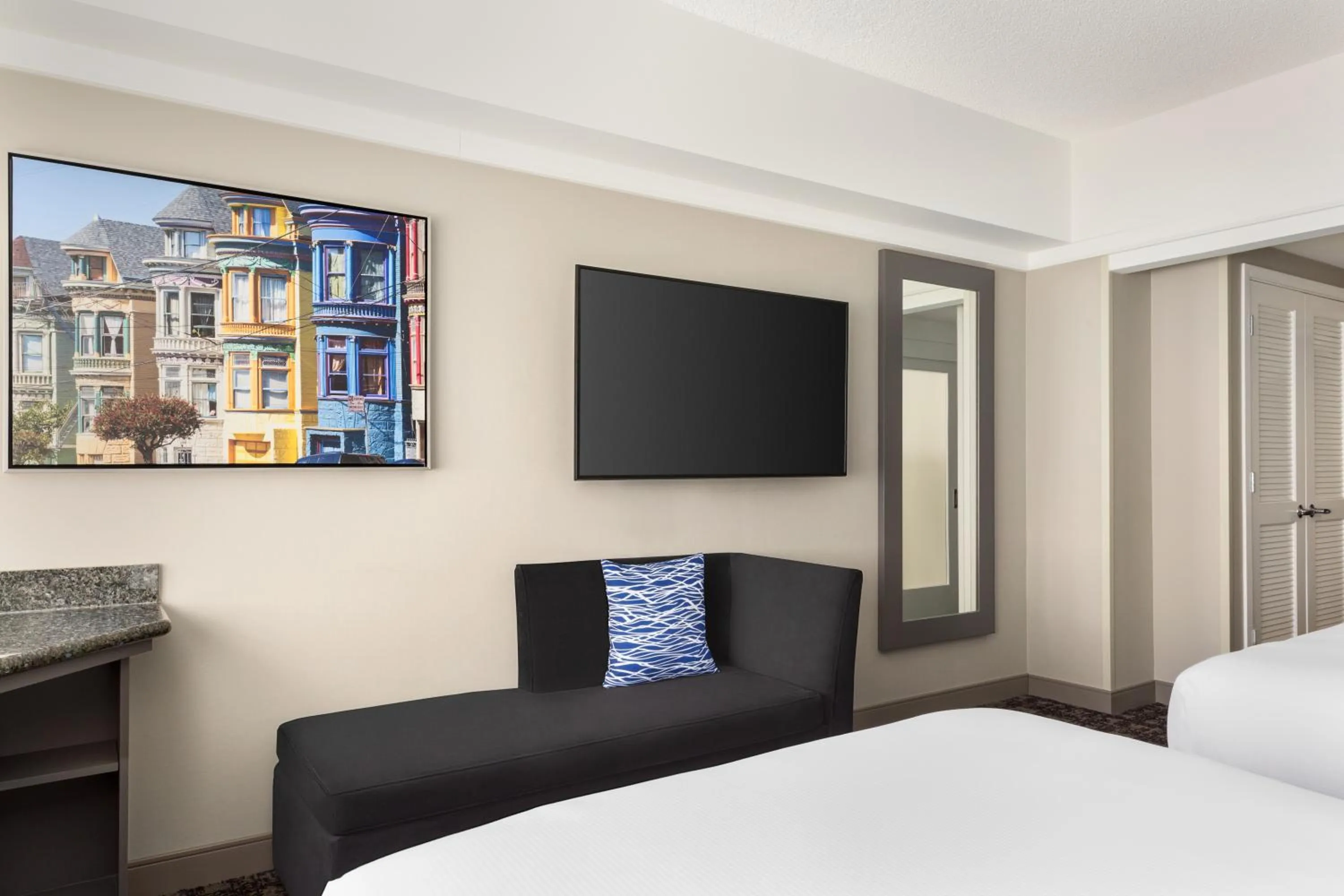 Bedroom, Bed in Hilton San Francisco Financial District