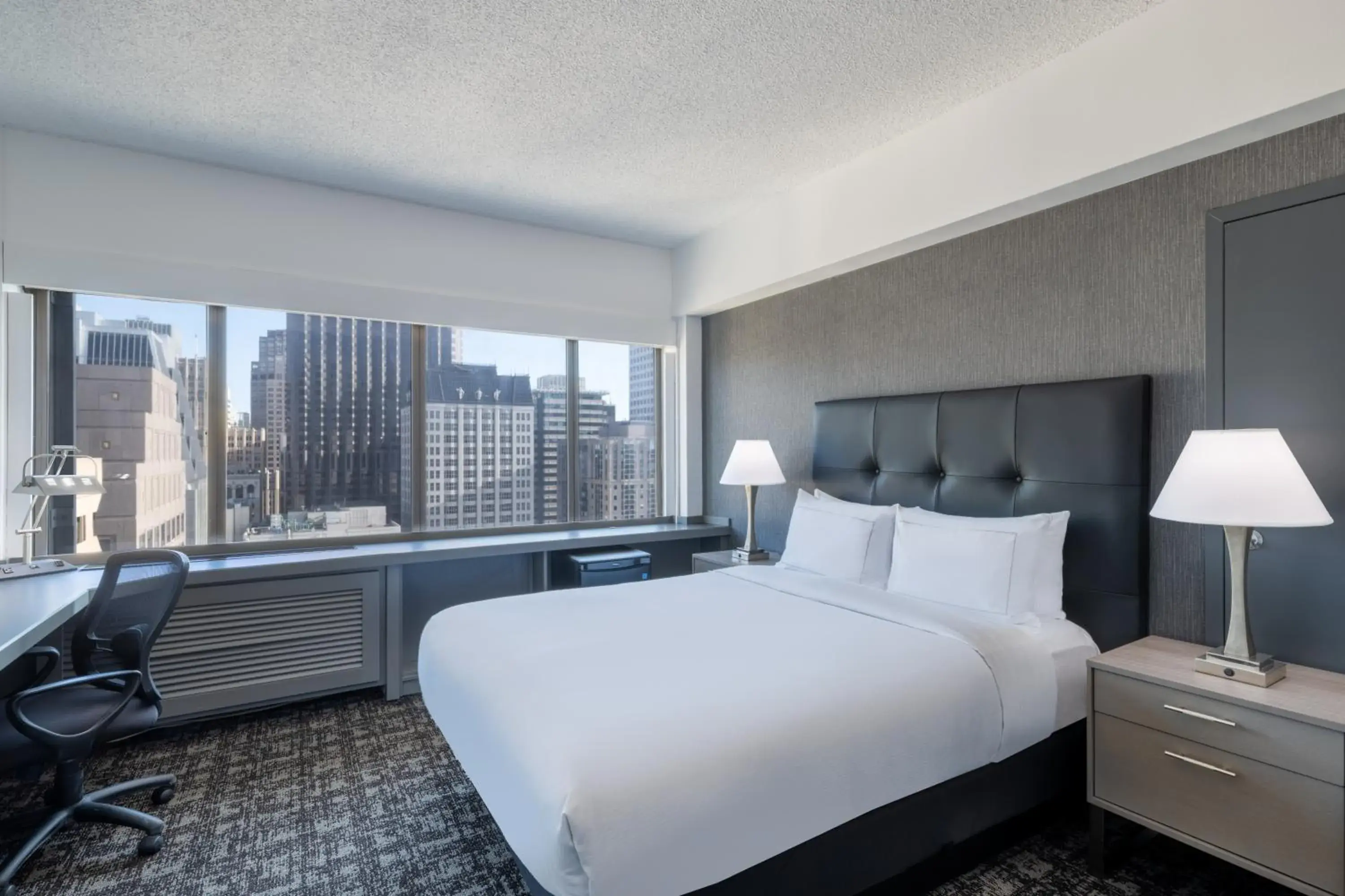 Queen Room with Bay View - Disability Access with Roll In Shower in Hilton San Francisco Financial District Queen Room with Bay View - Disability Access with Roll In Shower in Hilton San Francisco Financial District