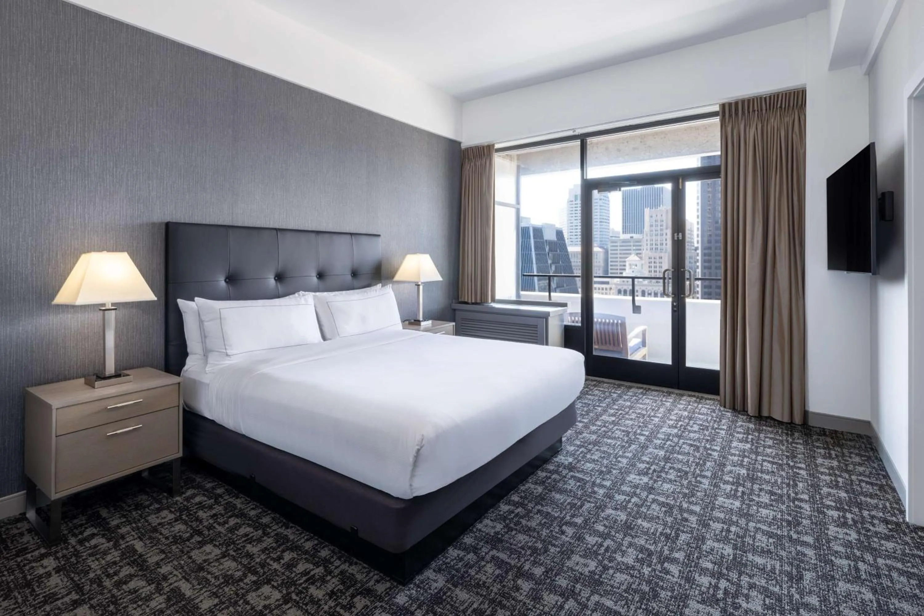 Bedroom, Bed in Hilton San Francisco Financial District