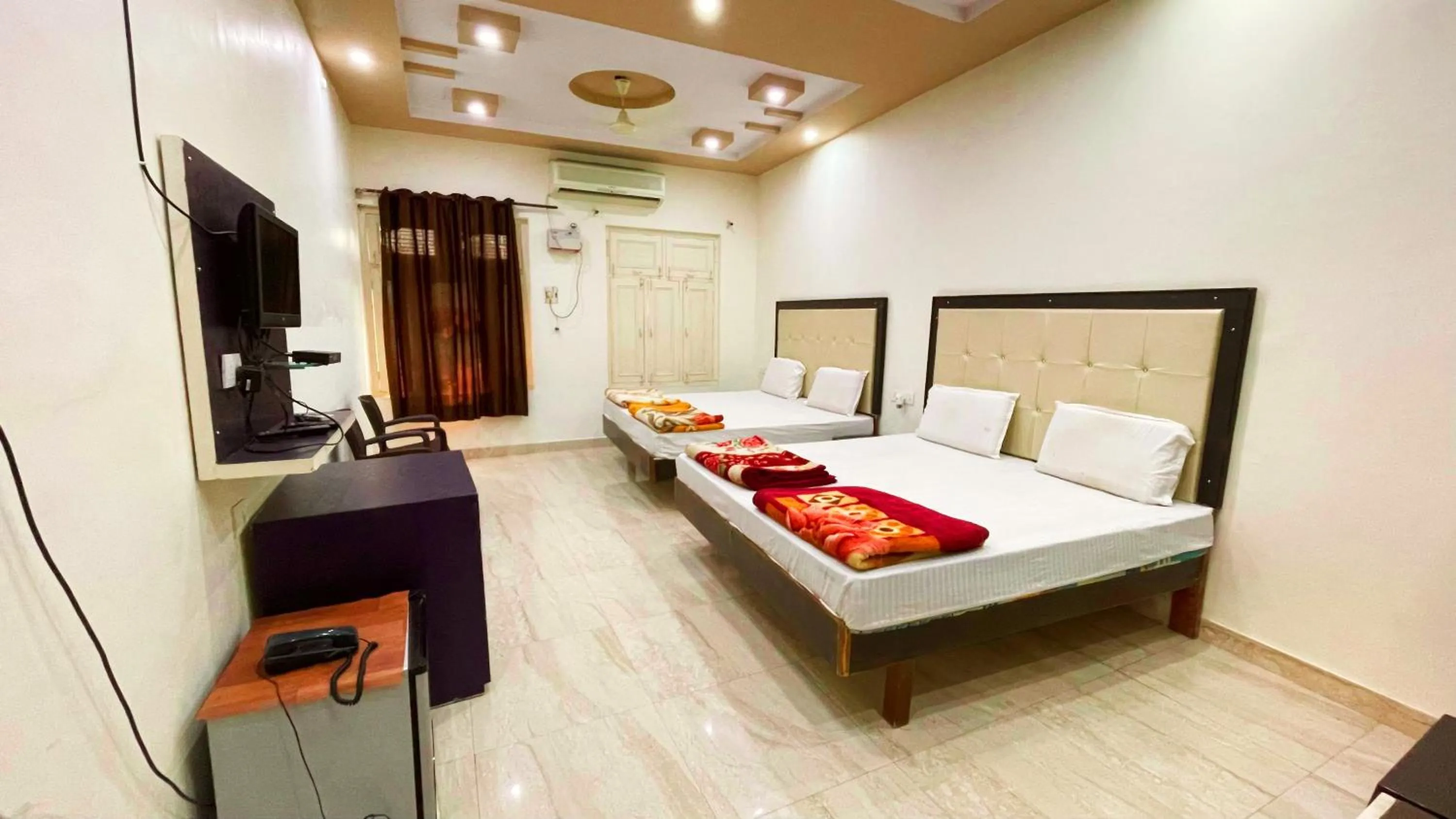 Living room in Hotel Prabhat Palace