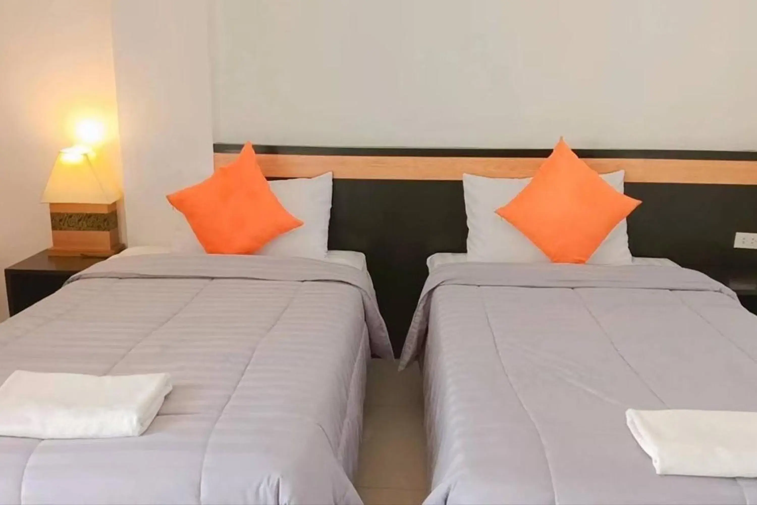 Deluxe Twin Room in Praew Mansion Deluxe Twin Room in Praew Mansion