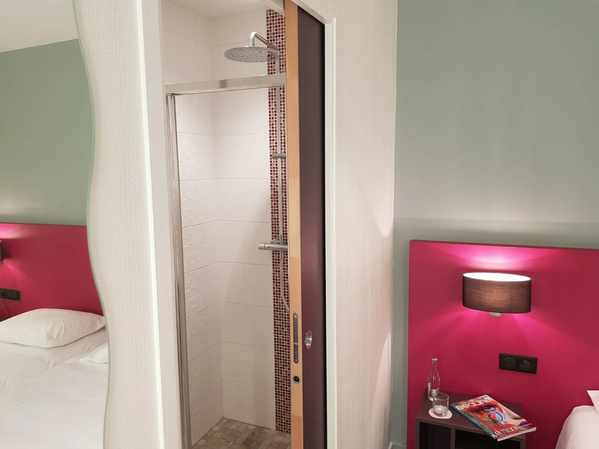 Bedroom, Bed in Hostellerie De Bretonnière - Groupe Logis Hotels