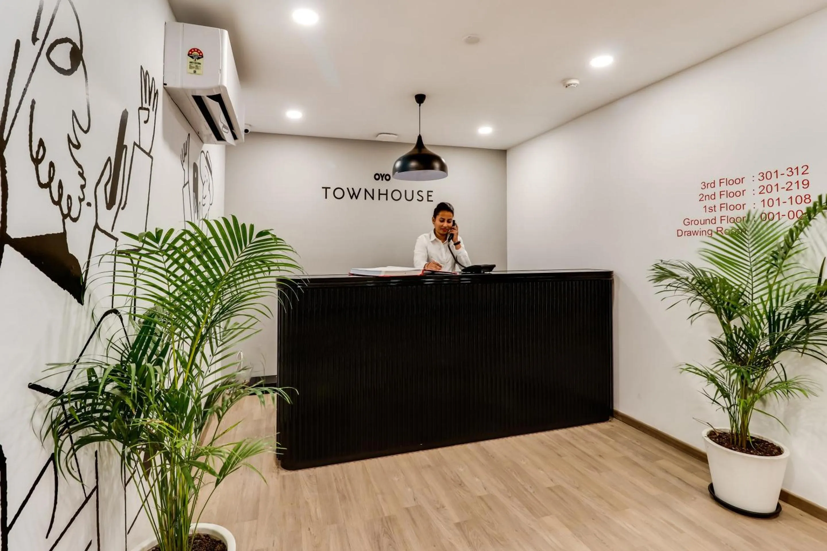 Lobby or reception in Super Townhouse Gandhi Hall