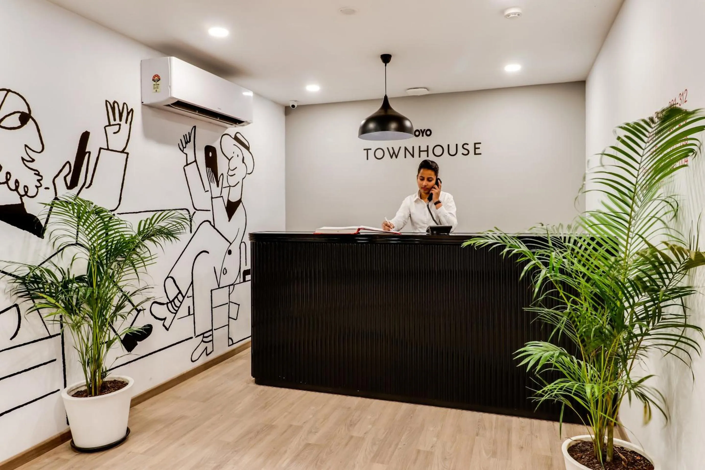 Lobby or reception in Super Townhouse Gandhi Hall