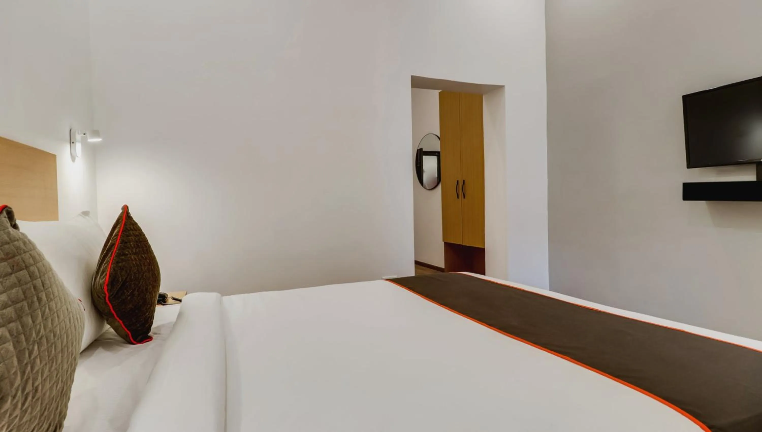 Bedroom, Bed in Super Townhouse Gandhi Hall