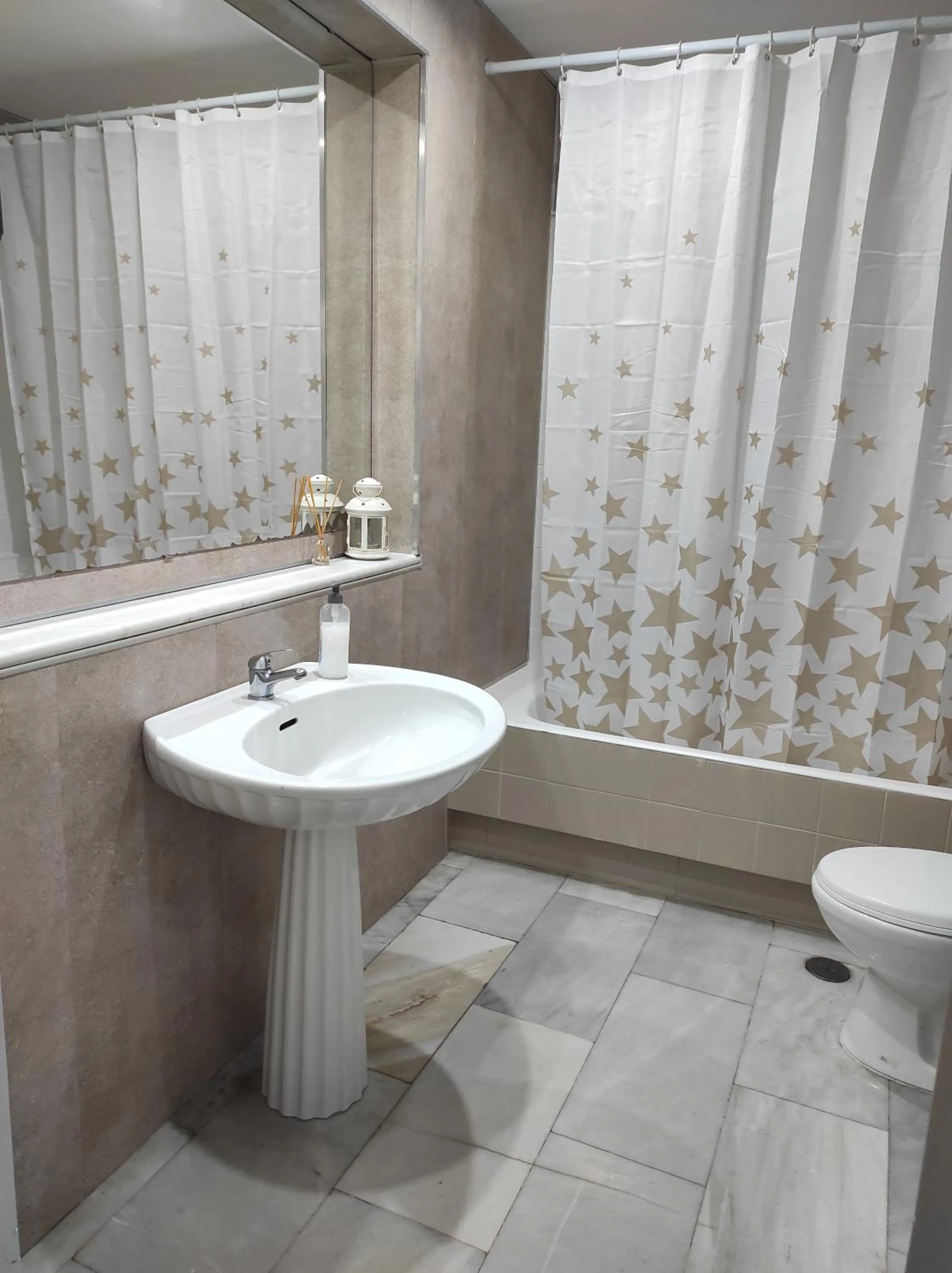 Bathroom in Granada Old Town Hostel