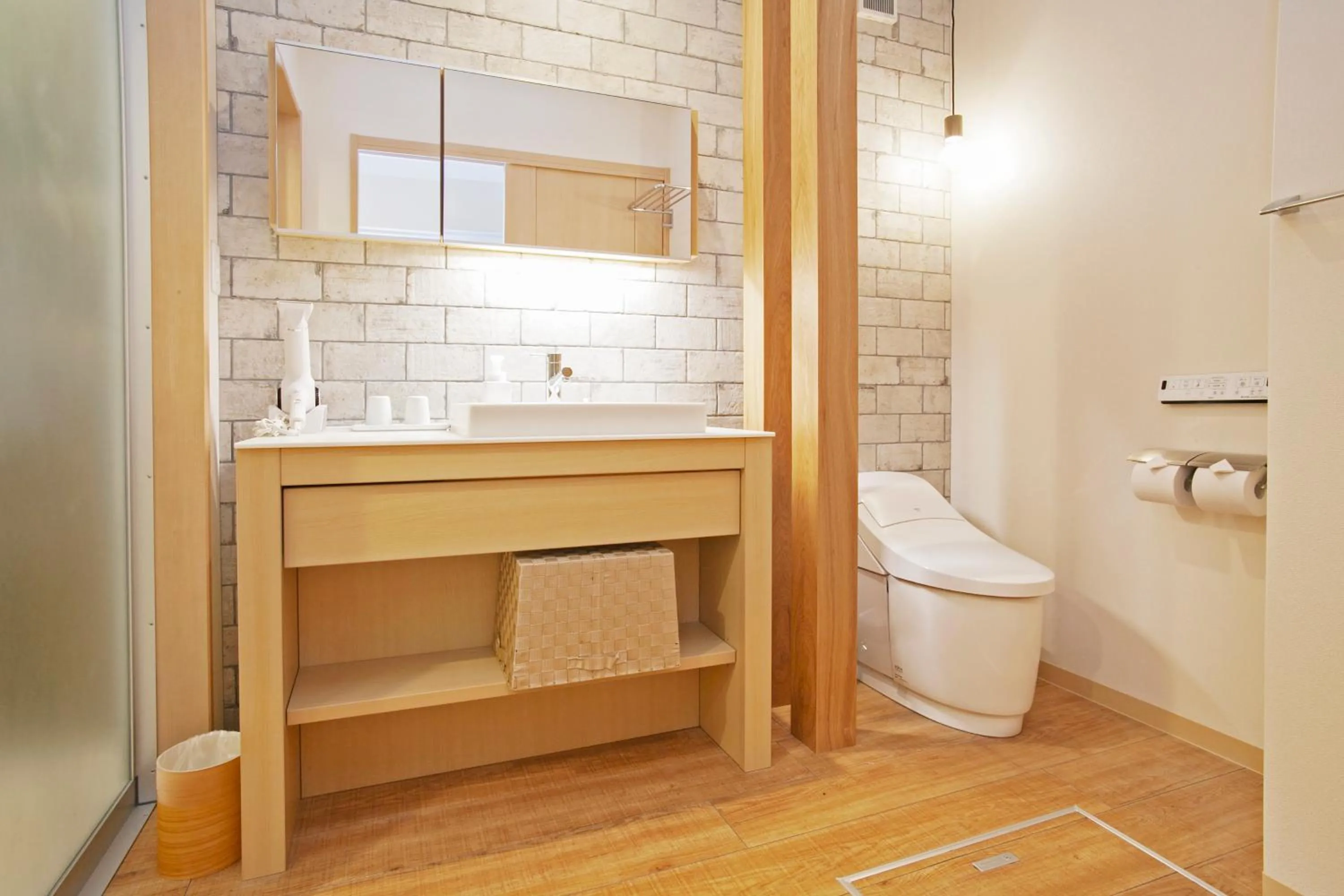 Toilet in GRAND BASE Osu