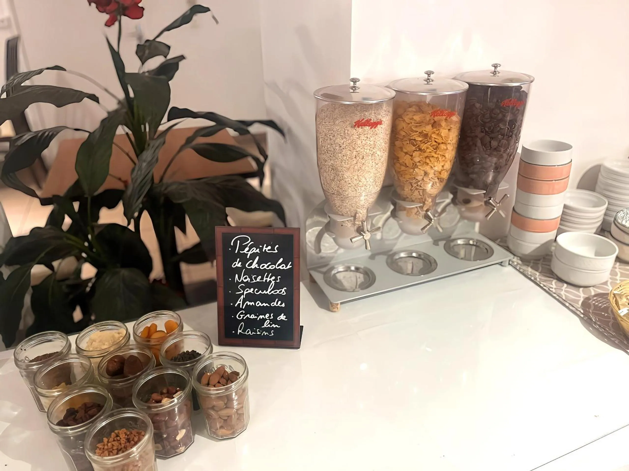 Buffet breakfast in BRIT HOTEL Le Lion d'Or CHINON