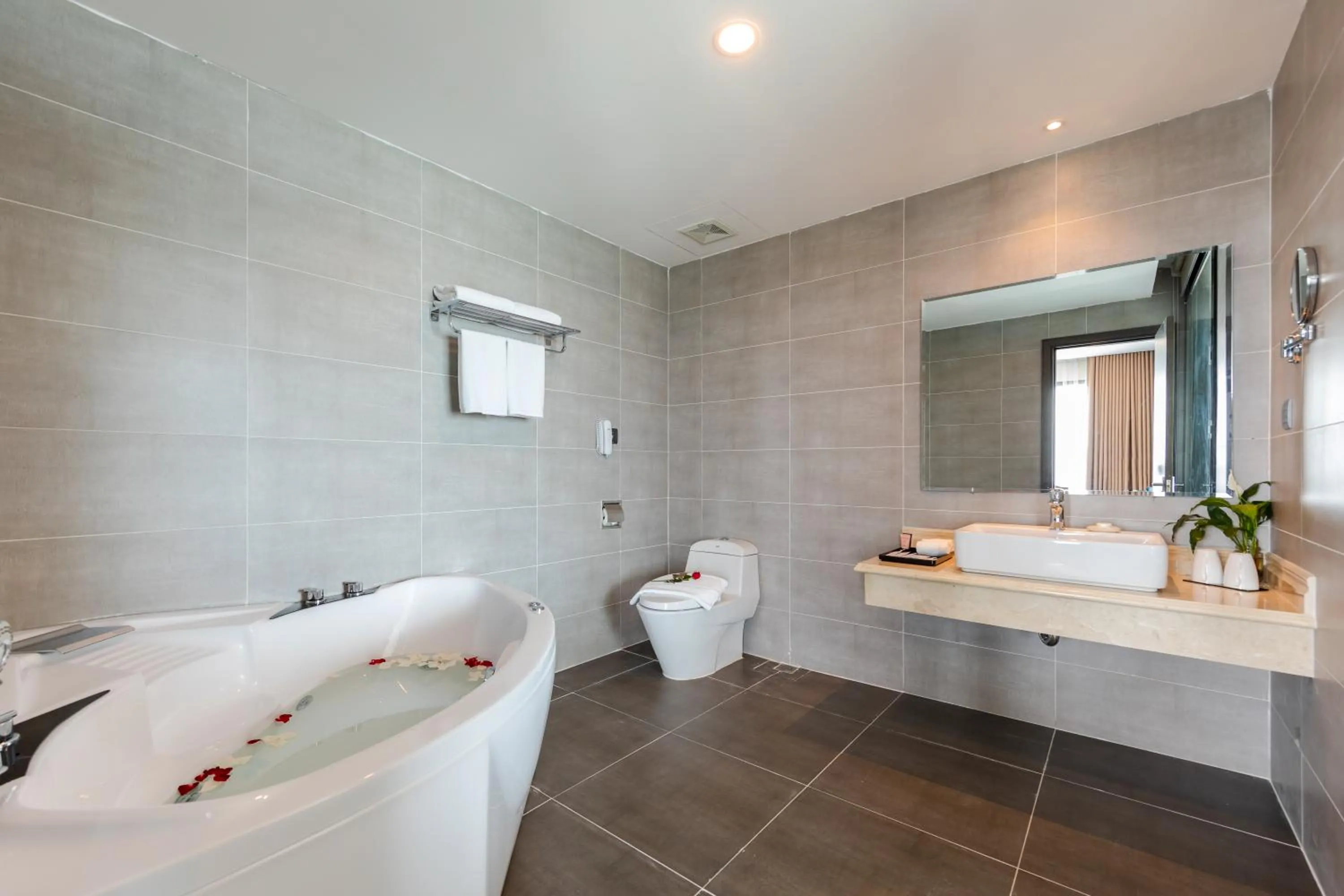 Muong Thanh Grand Bai Chay