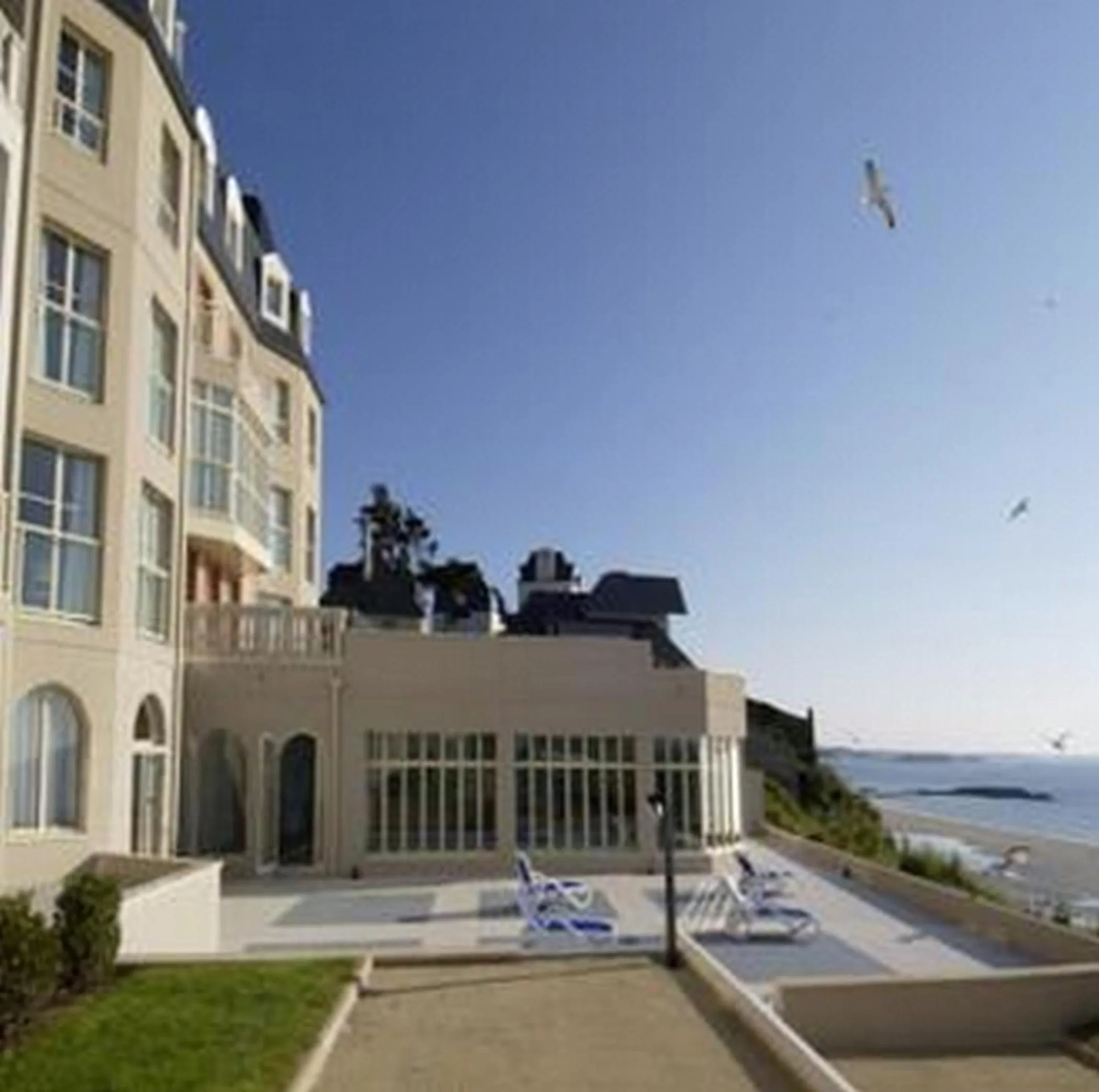 Facade/entrance in Residence Reine Marine