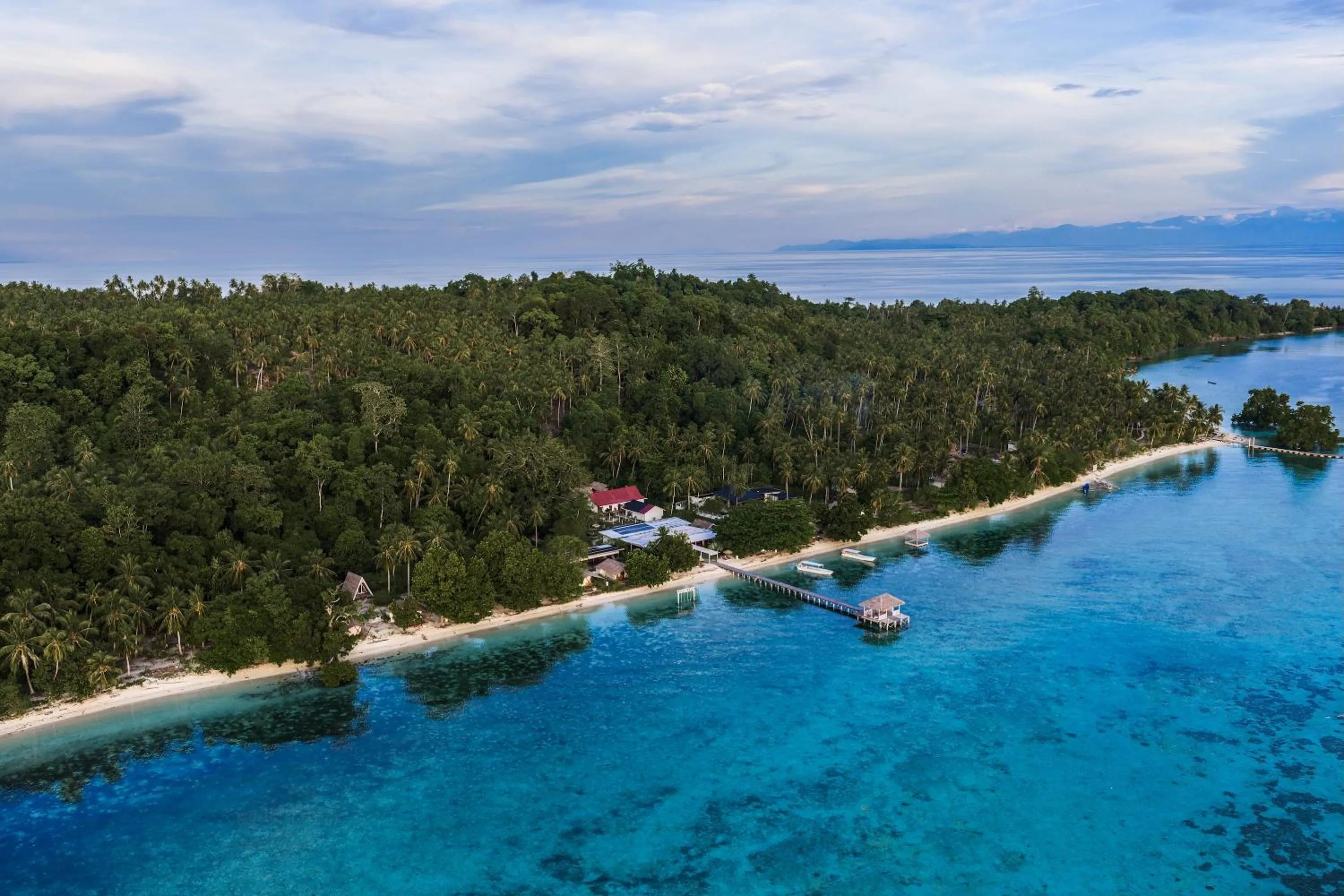 Reconnect - Private Island Resort & Dive Center Togean - Buka Buka Island