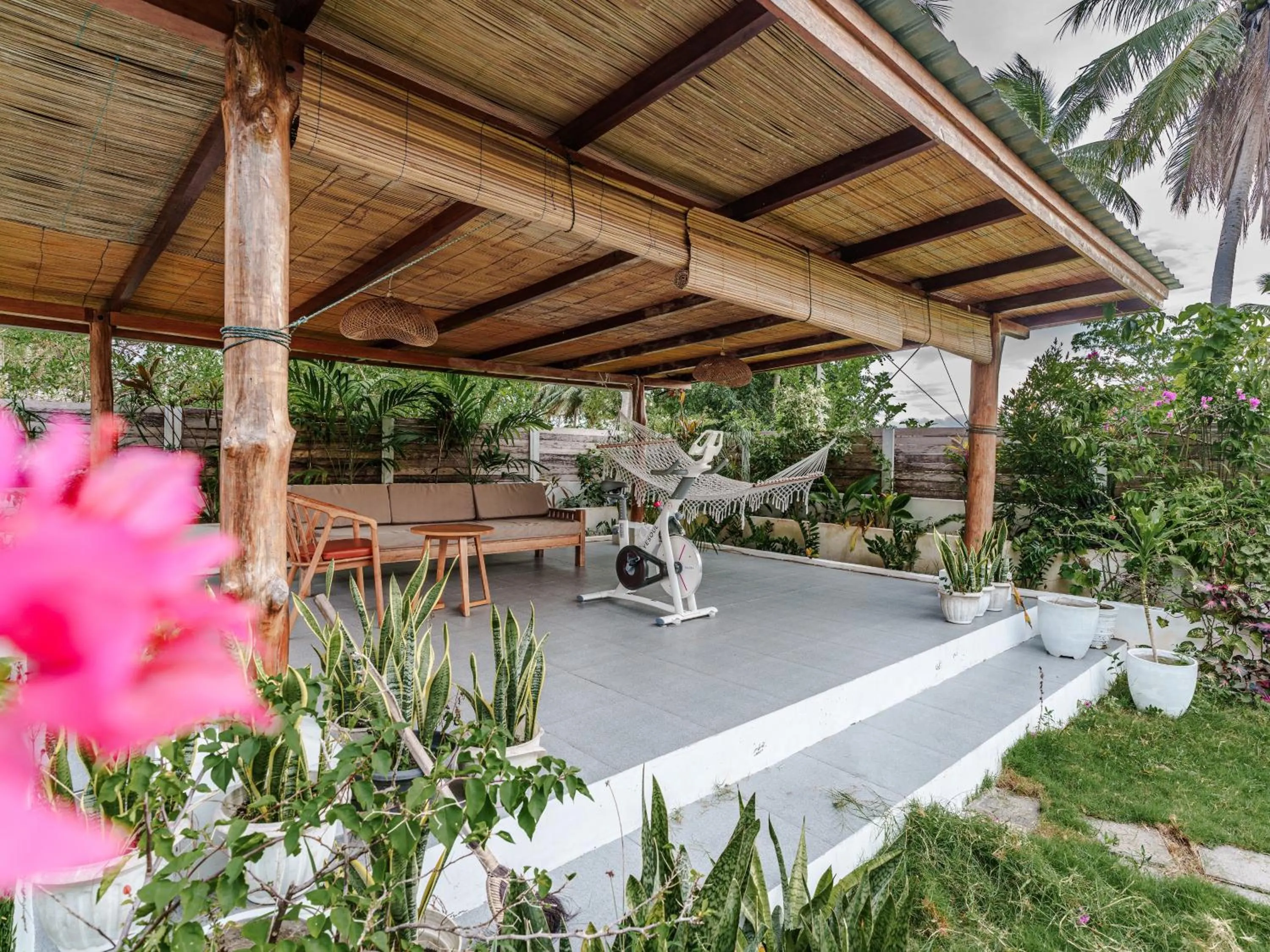 Reconnect - Private Island Resort & Dive Center Togean - Buka Buka Island