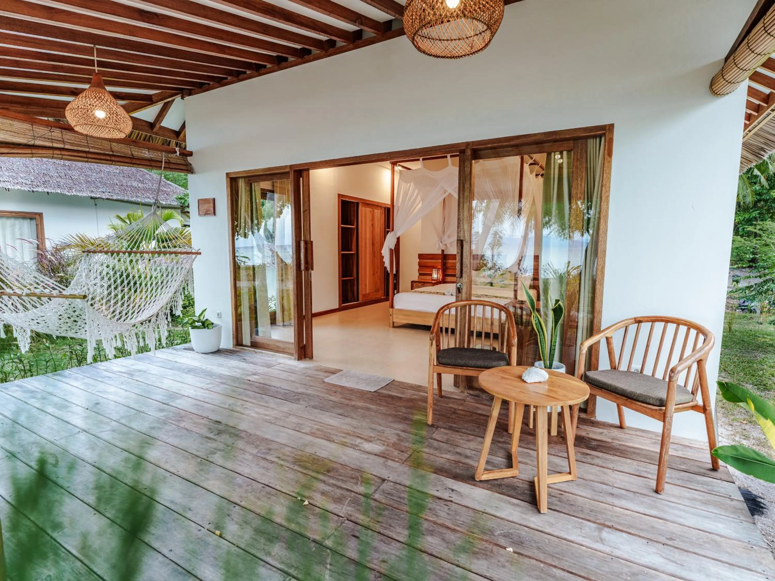 Reconnect - Private Island Resort & Dive Center Togean - Buka Buka Island