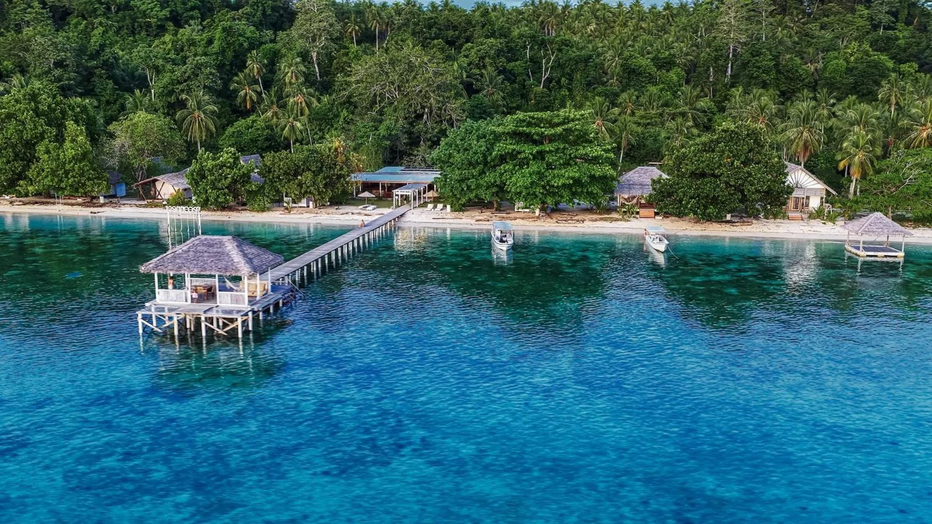 Reconnect - Private Island Resort & Dive Center Togean - Buka Buka Island