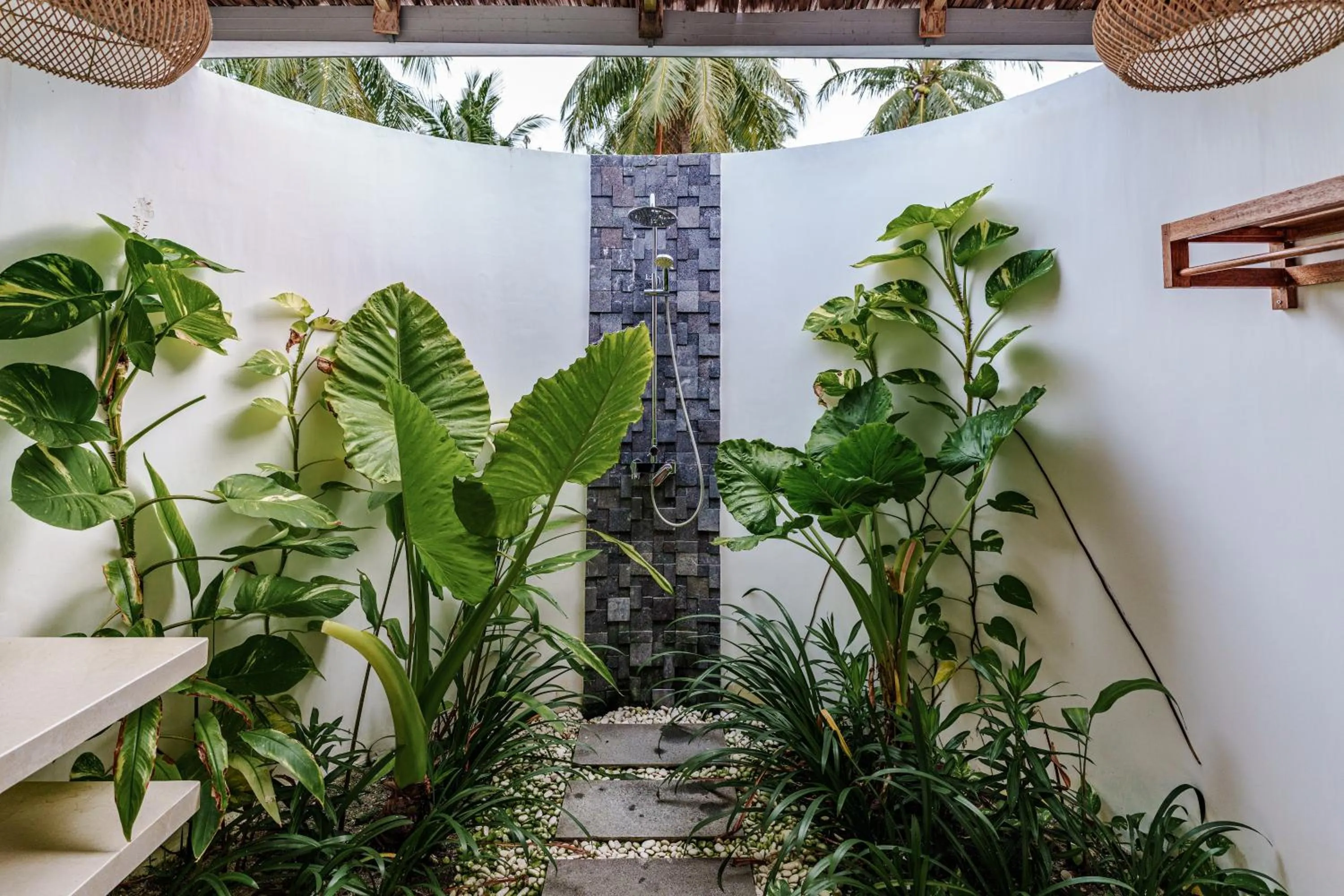 Reconnect - Private Island Resort & Dive Center Togean - Buka Buka Island