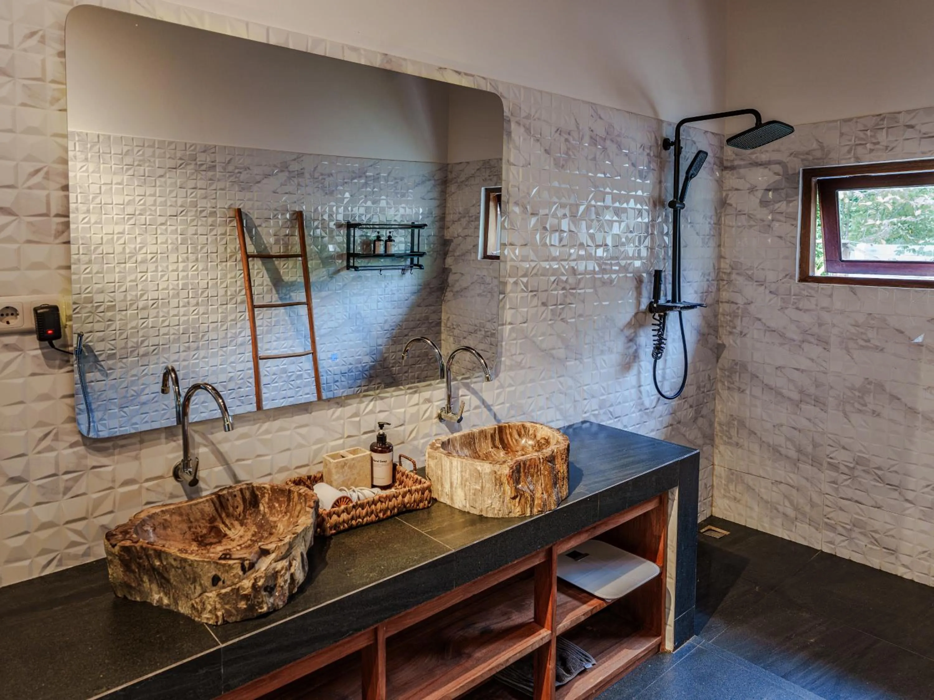 Reconnect - Private Island Resort & Dive Center Togean - Buka Buka Island