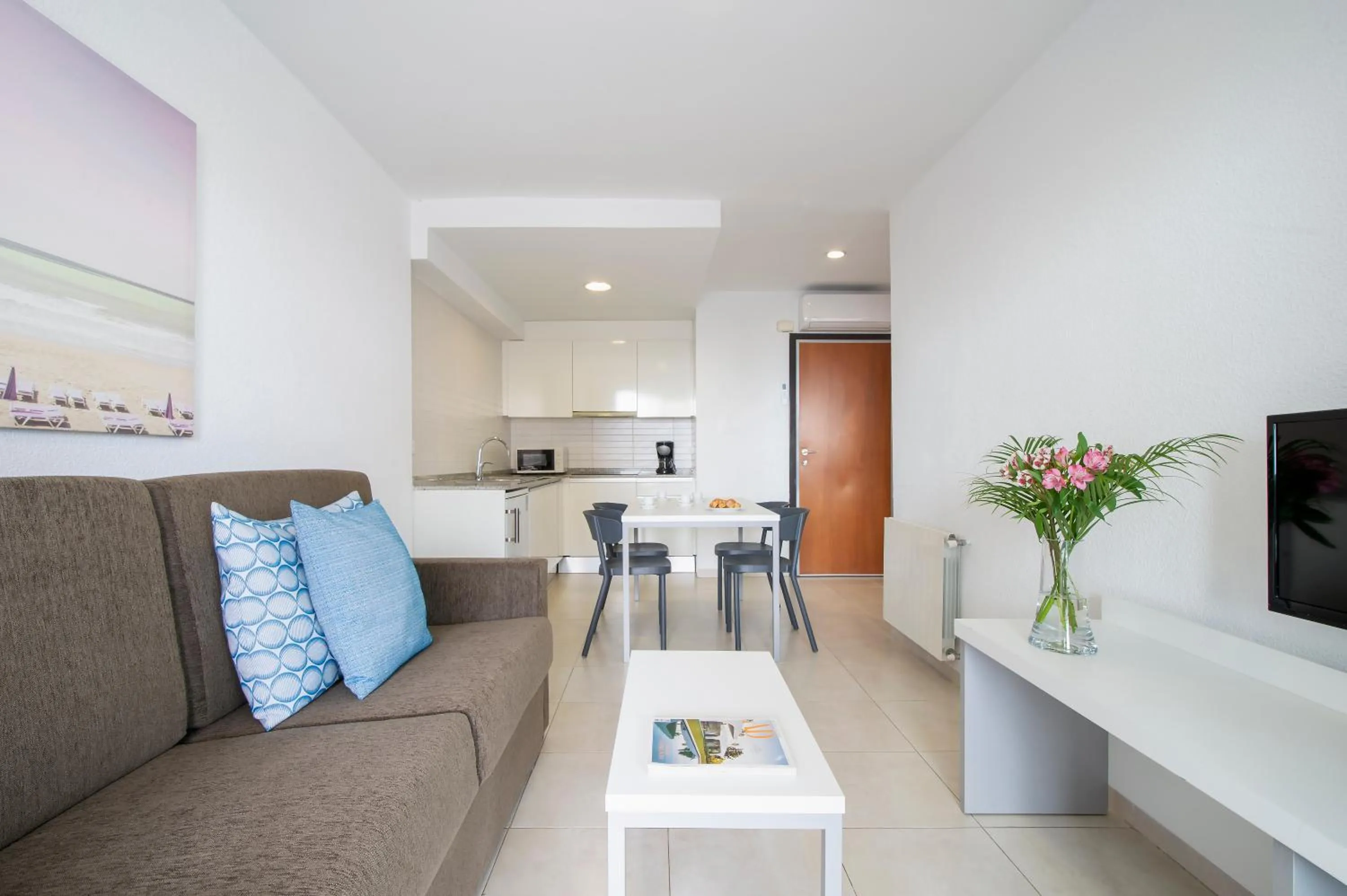 Living room in Pierre & Vacances Benidorm Levante - Adults Recommended