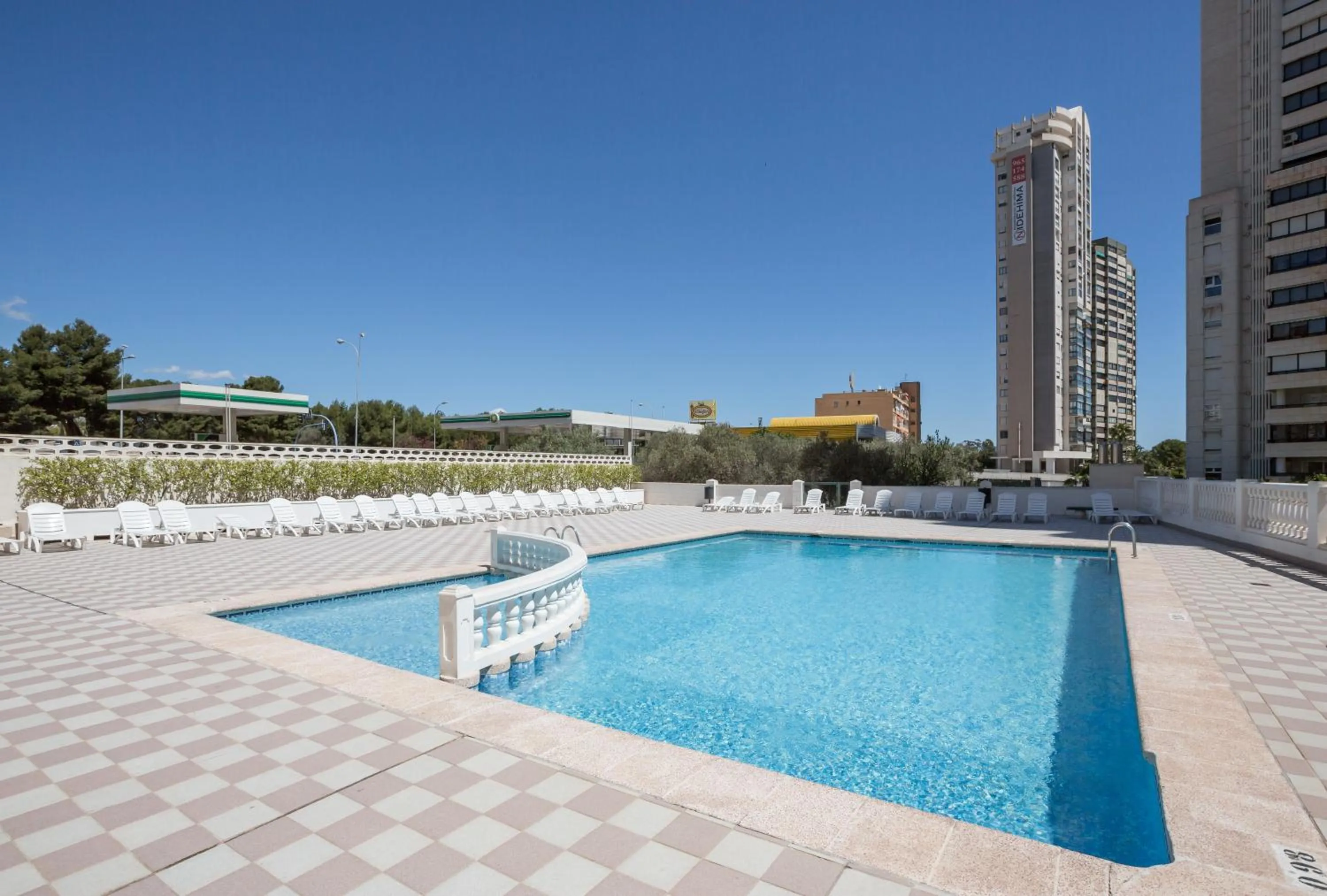 Swimming pool in Pierre & Vacances Benidorm Levante - Adults Recommended