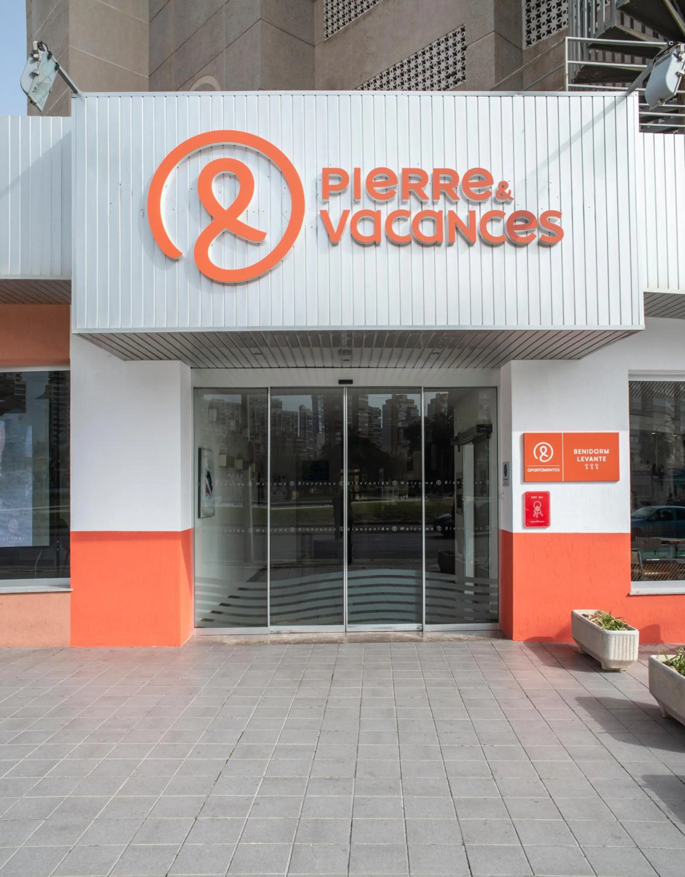 Facade/entrance in Pierre & Vacances Benidorm Levante - Adults Recommended
