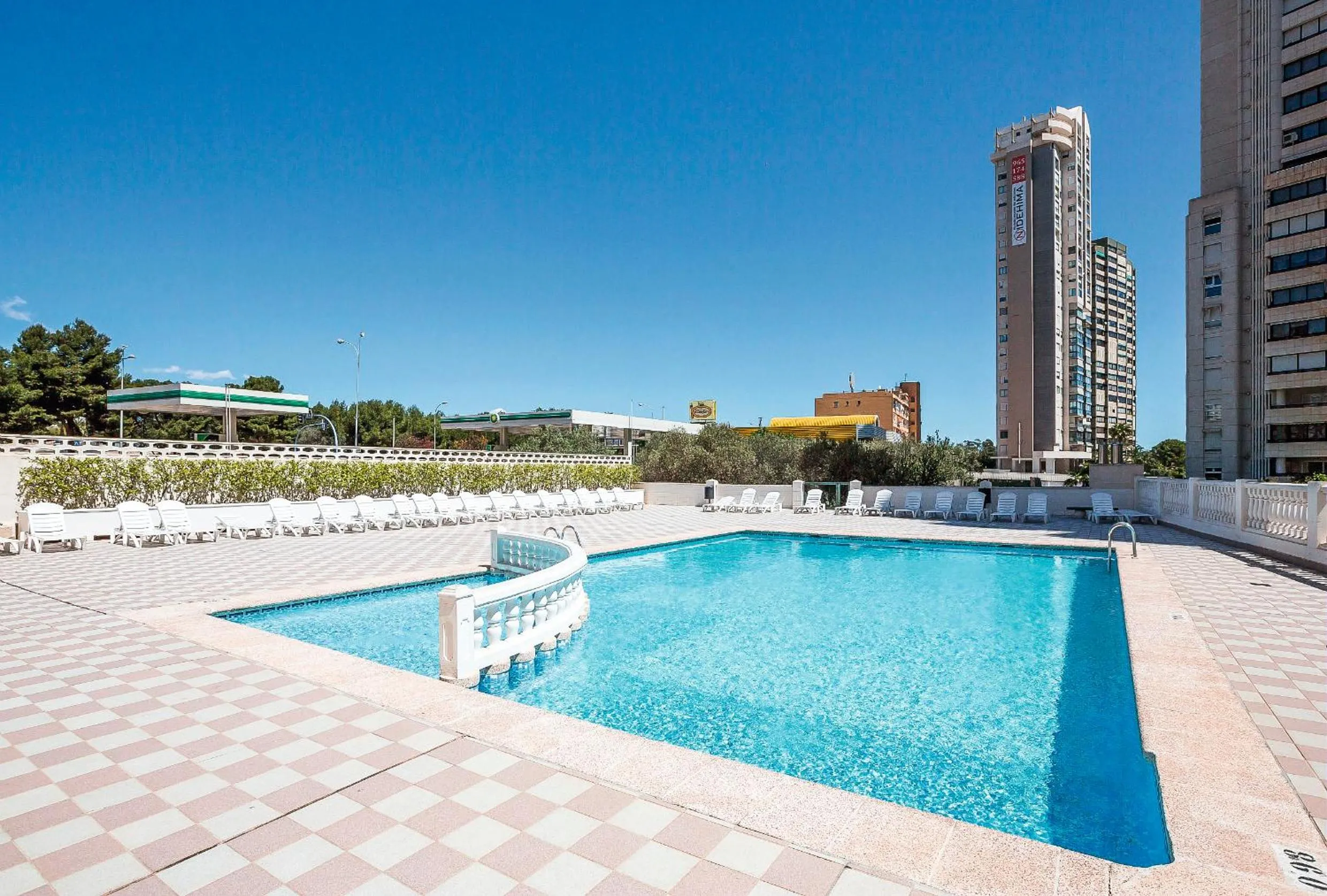 Swimming pool in Pierre & Vacances Benidorm Levante - Adults Recommended