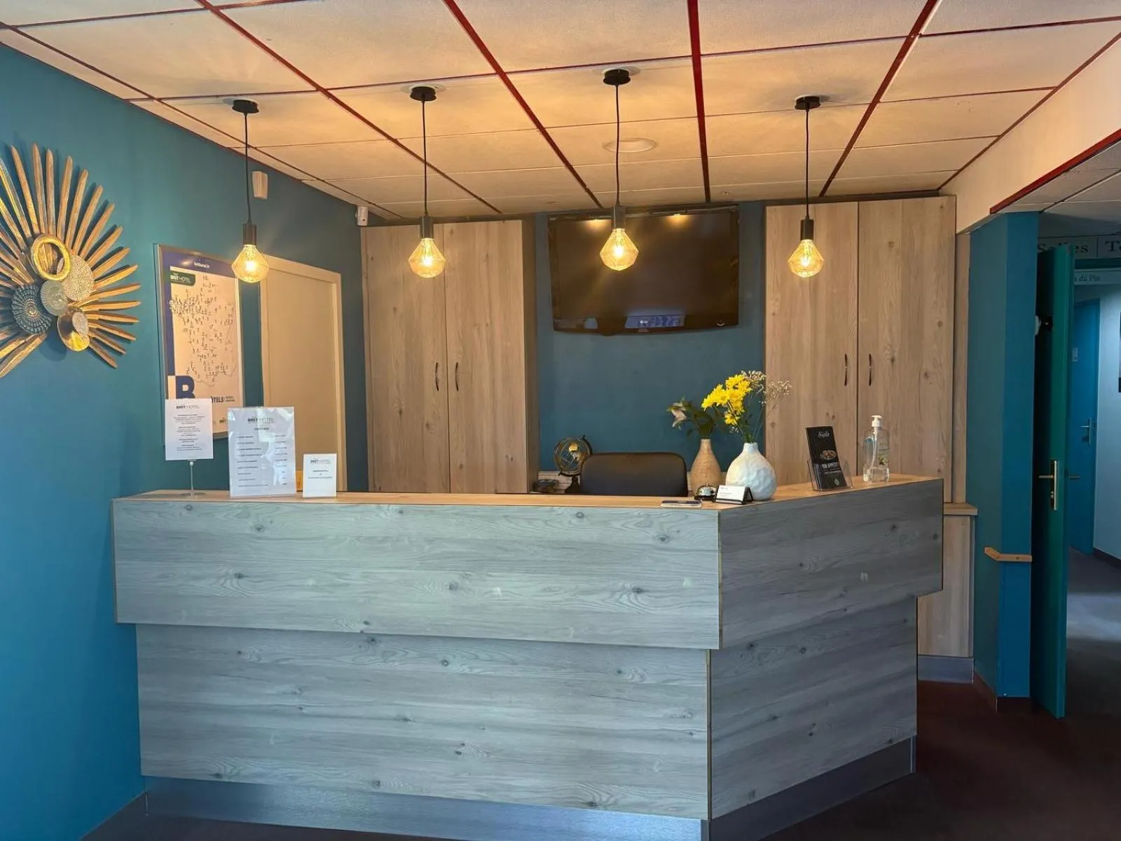 Lobby or reception in Brit Hotel Argentan