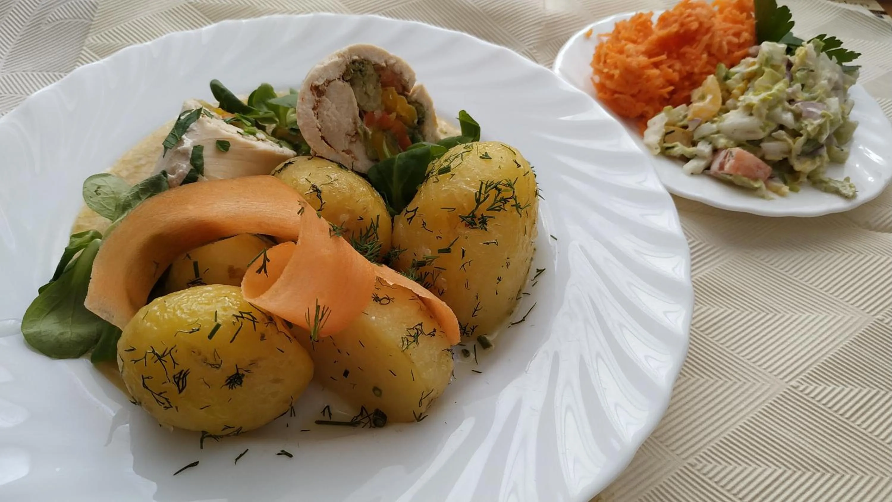 Lunch in Hotel Eden 24h