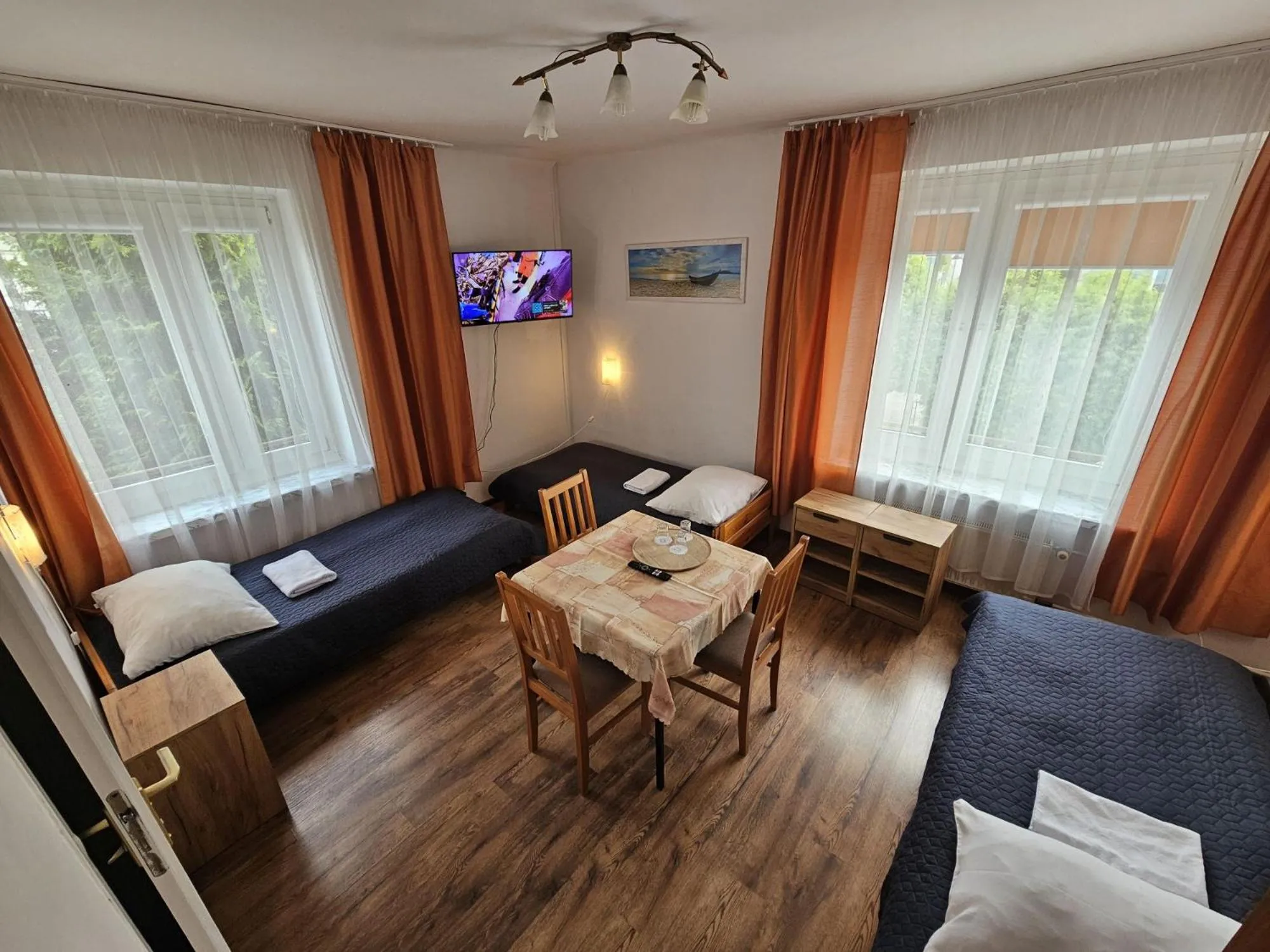 Photo of the whole room in Hotel Eden 24h