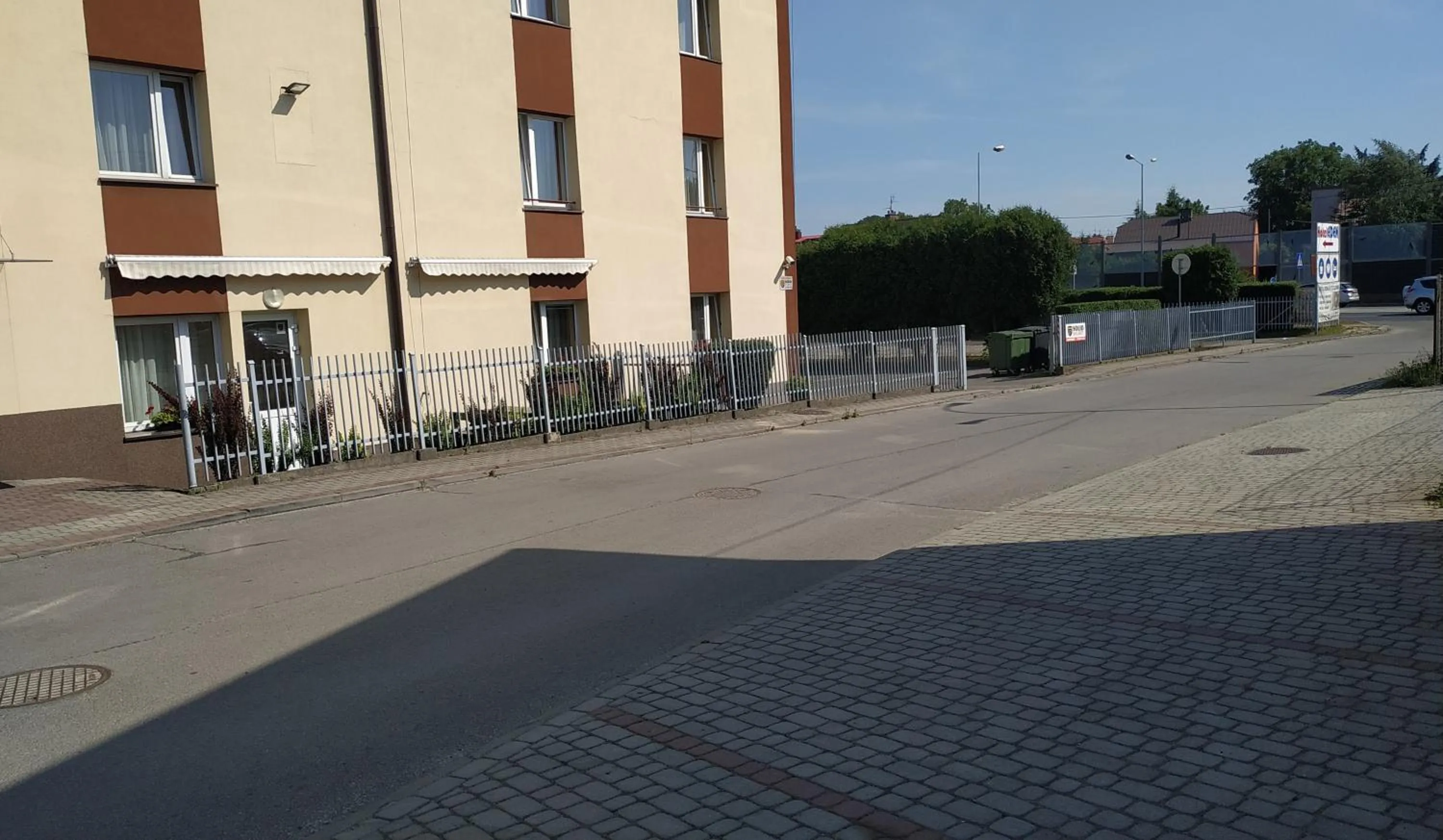 Property building in Hotel Eden 24h