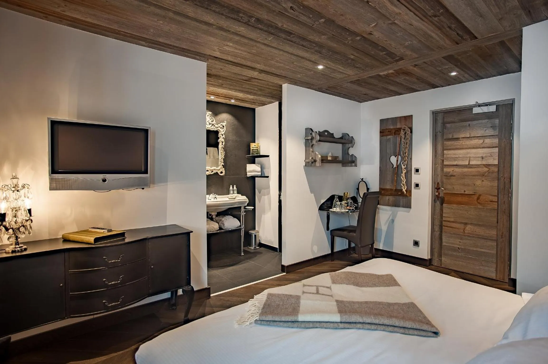 Bed in Chalet-Hôtel Hermitage